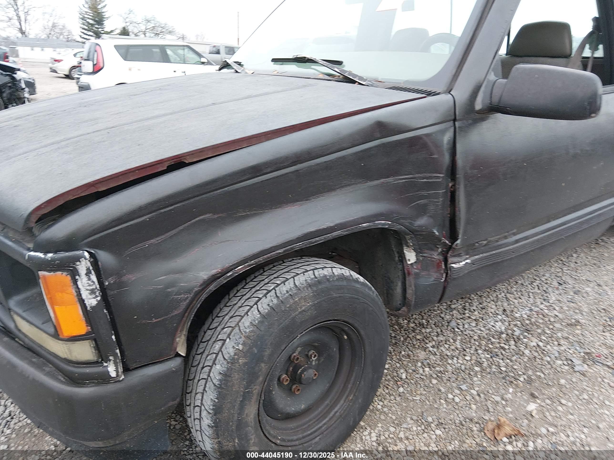 CHEVROLET C1500 image 6