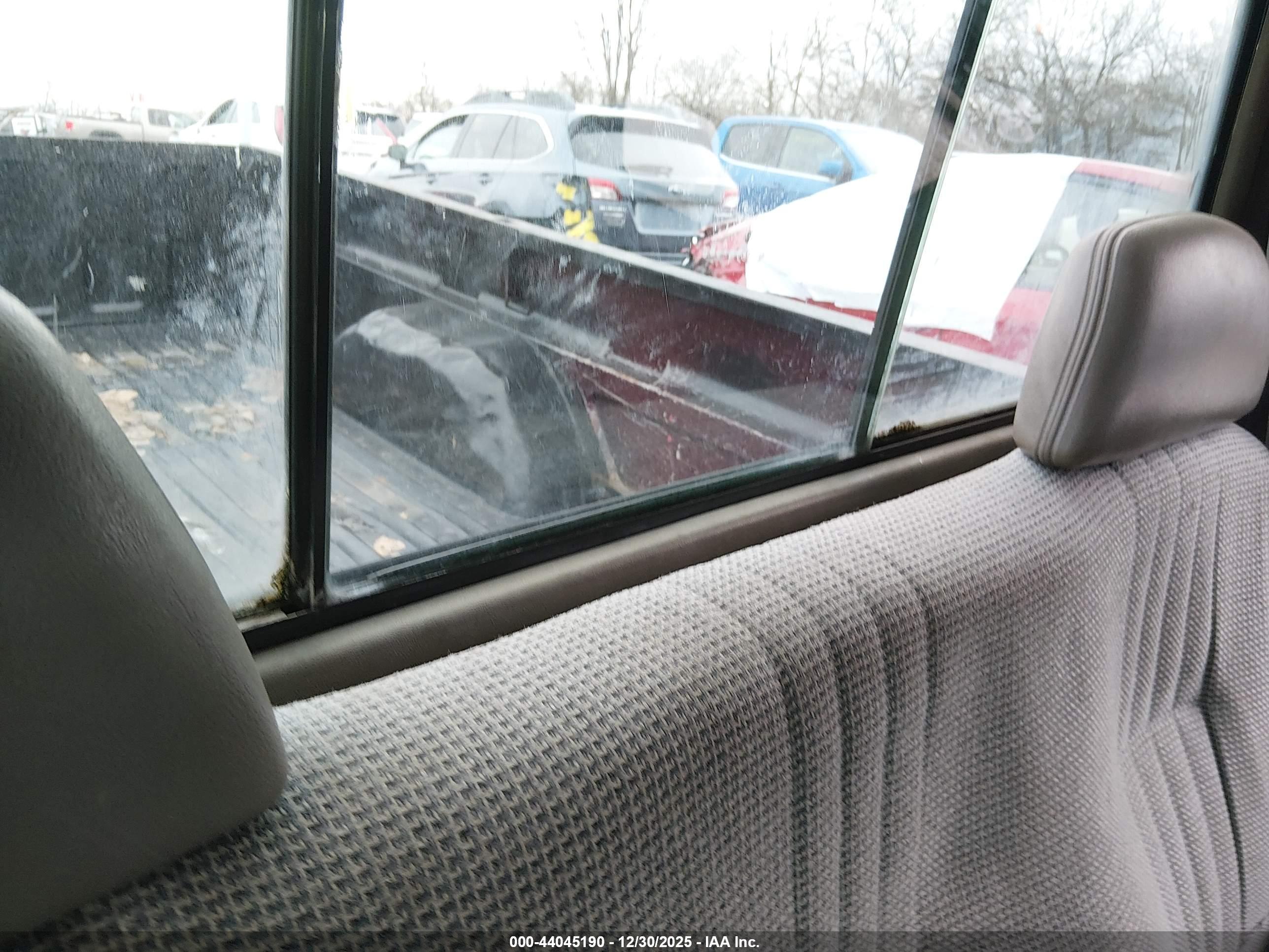 CHEVROLET C1500 image 8