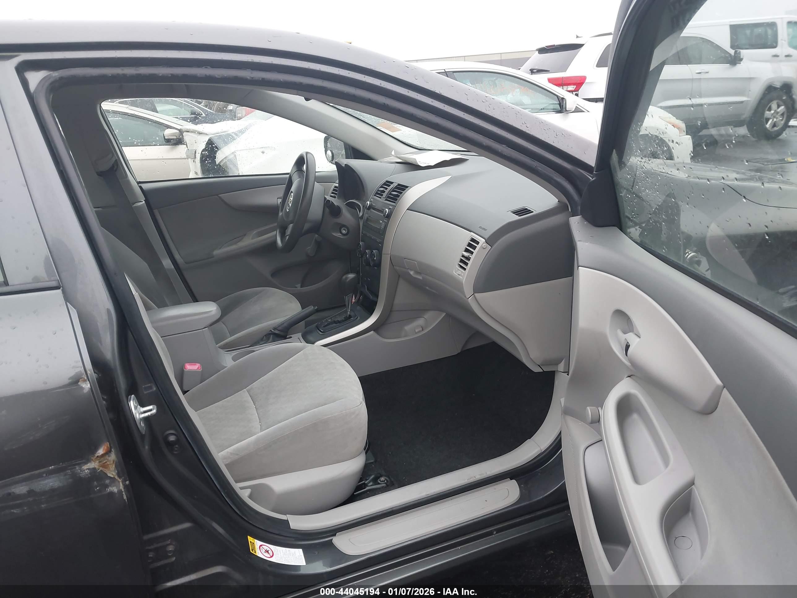 TOYOTA COROLLA image 5