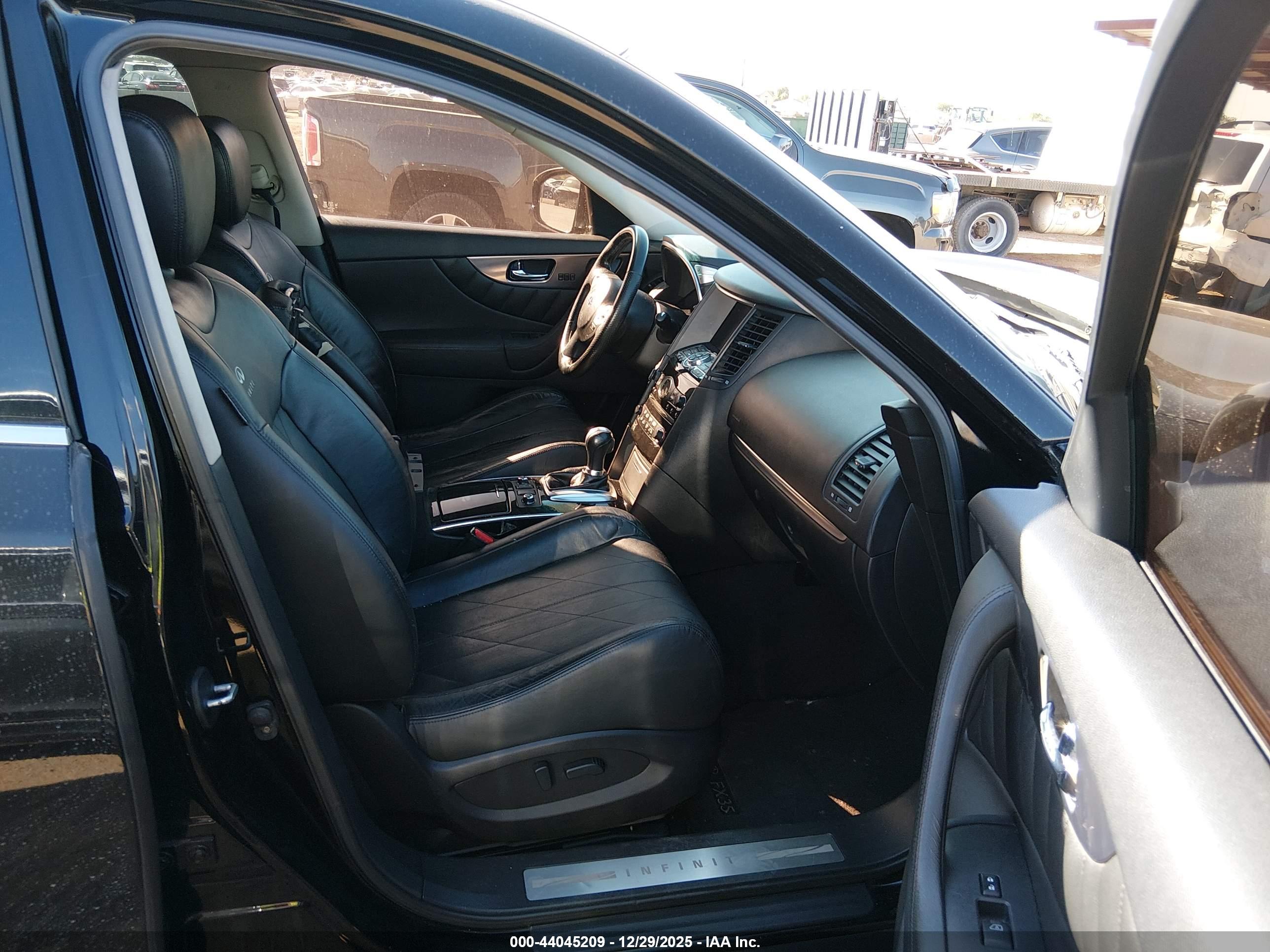 INFINITI FX35 image 5