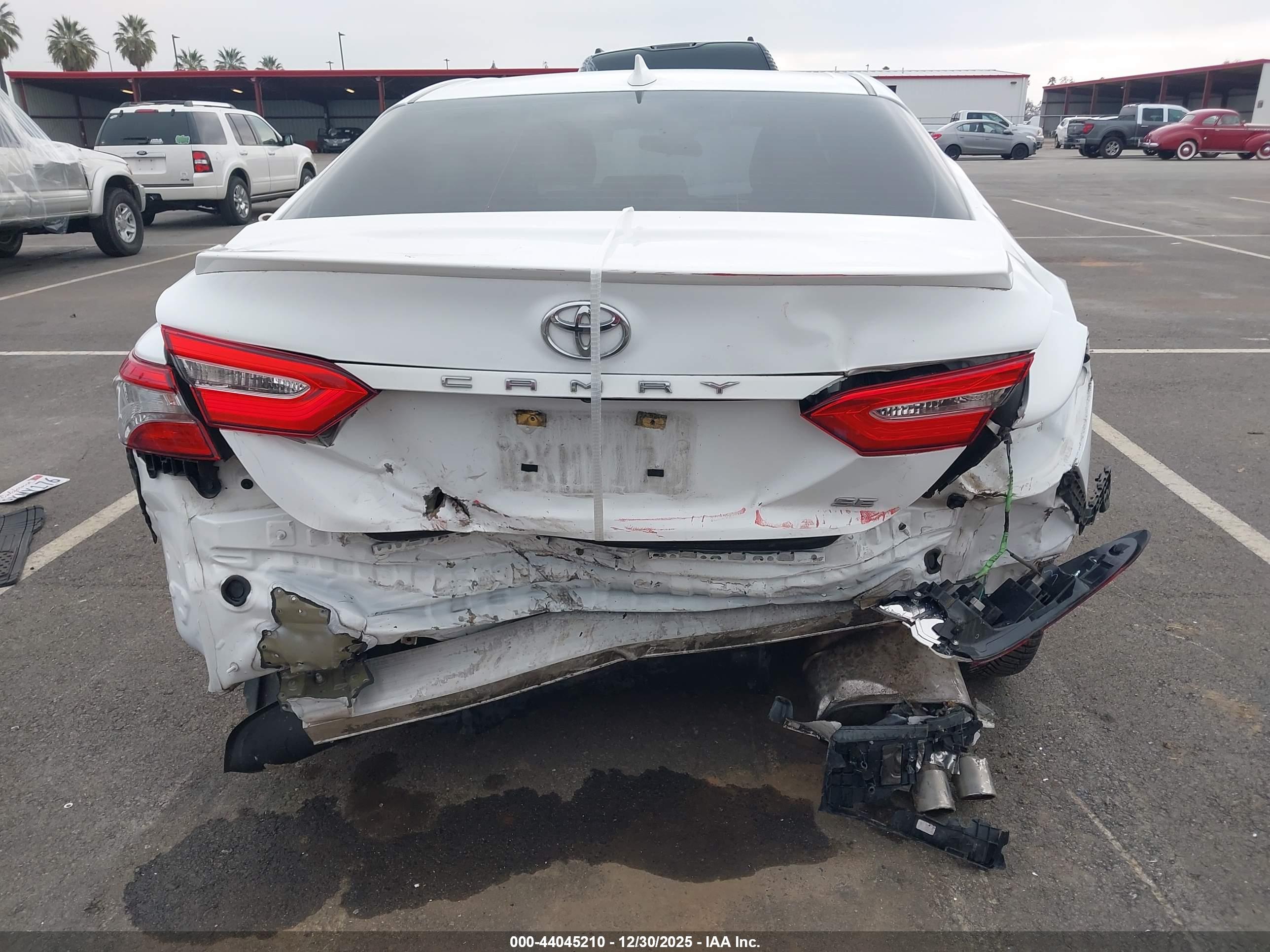 TOYOTA CAMRY image 6