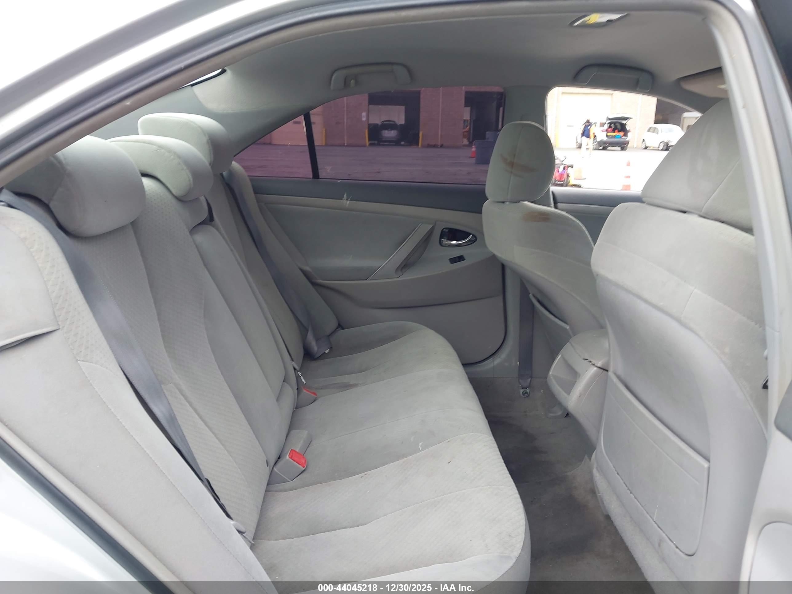 TOYOTA CAMRY image 8