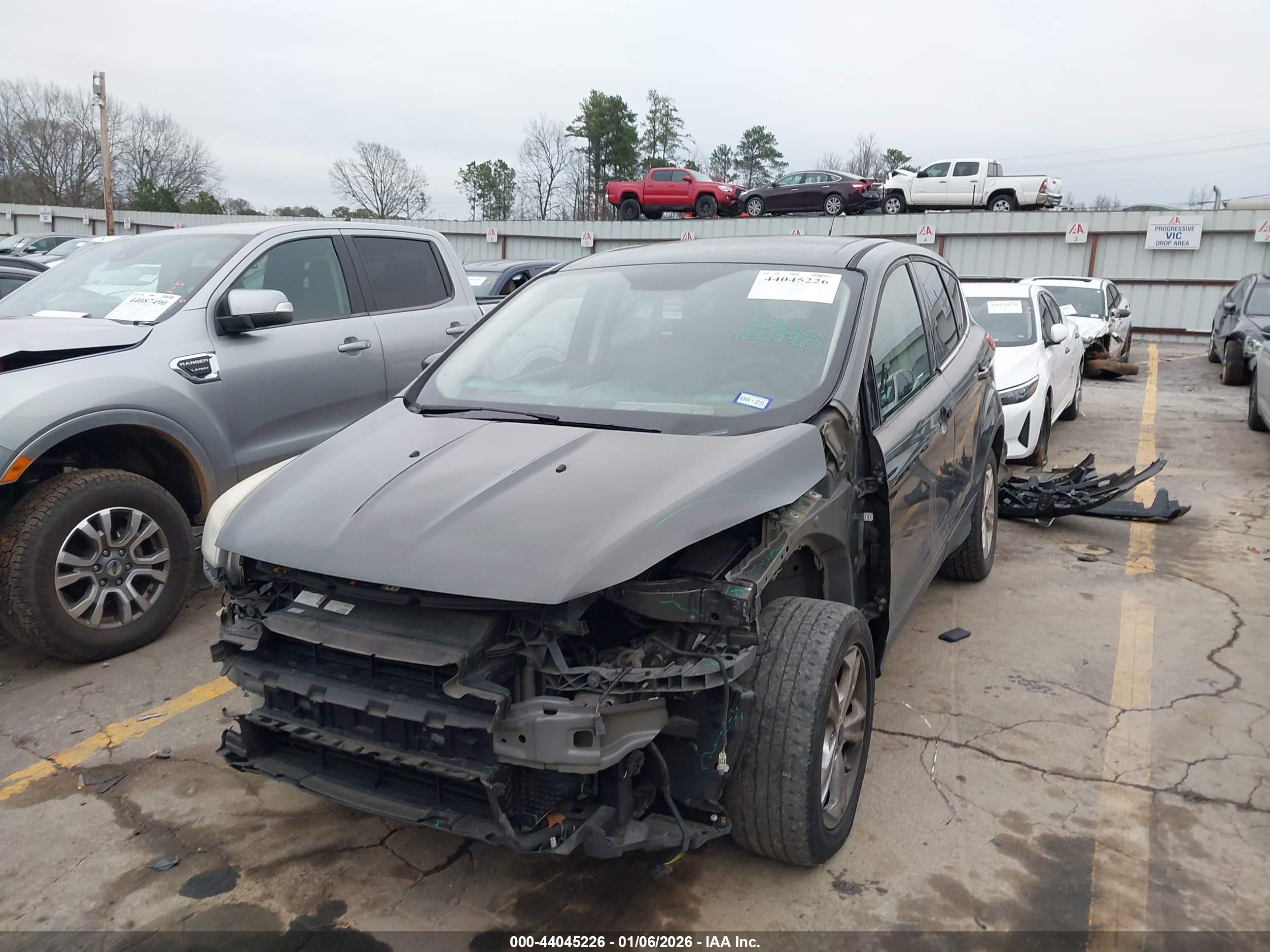 FORD ESCAPE image 2