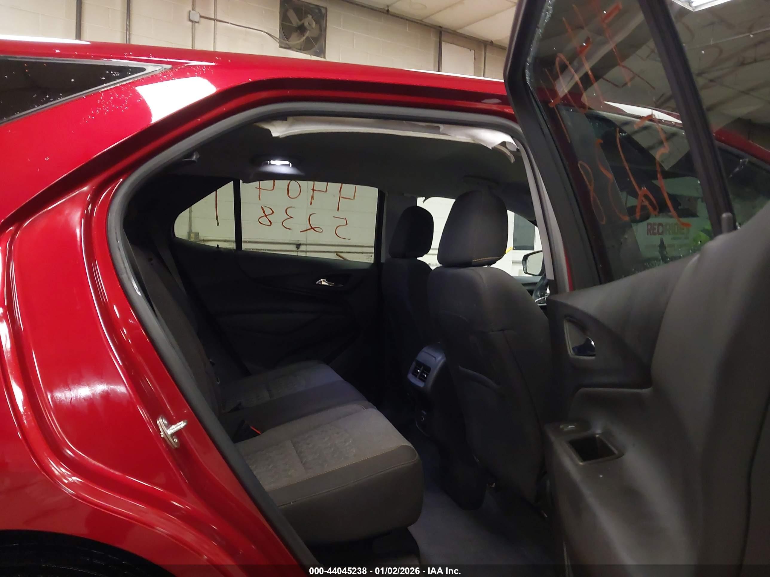 CHEVROLET EQUINOX image 8