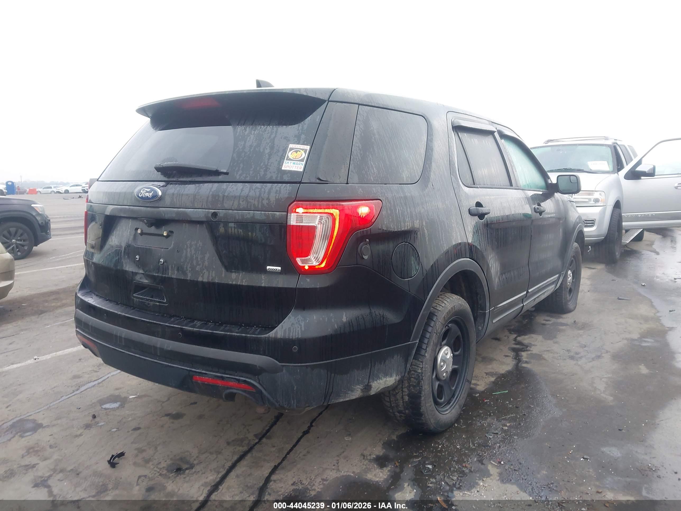 FORD UTILITY image 4
