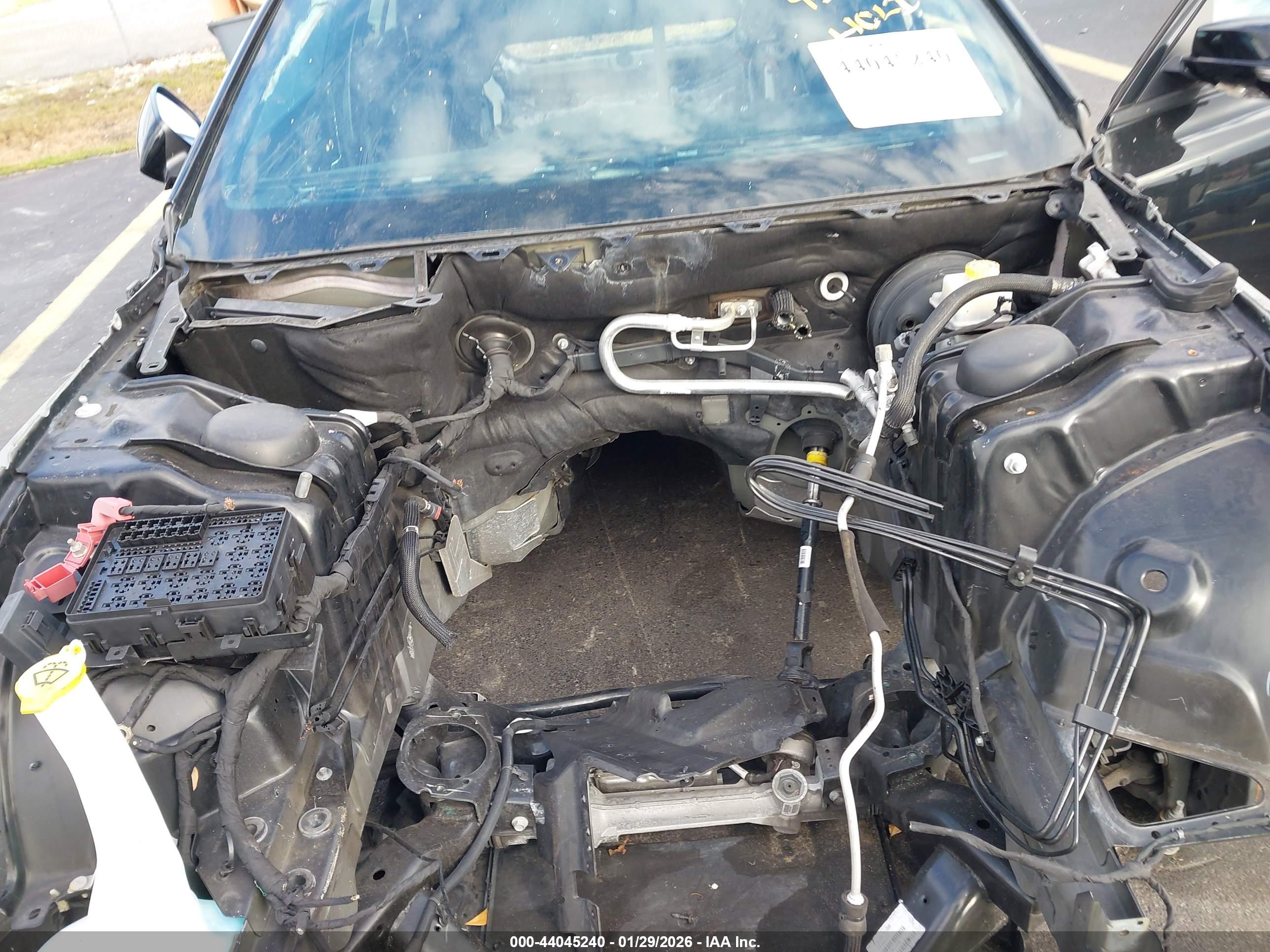 CHRYSLER 300 image 10