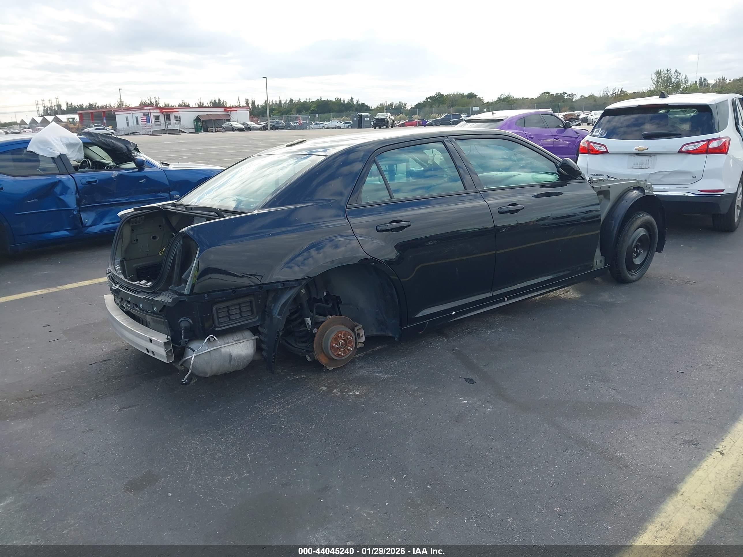 CHRYSLER 300 image 4