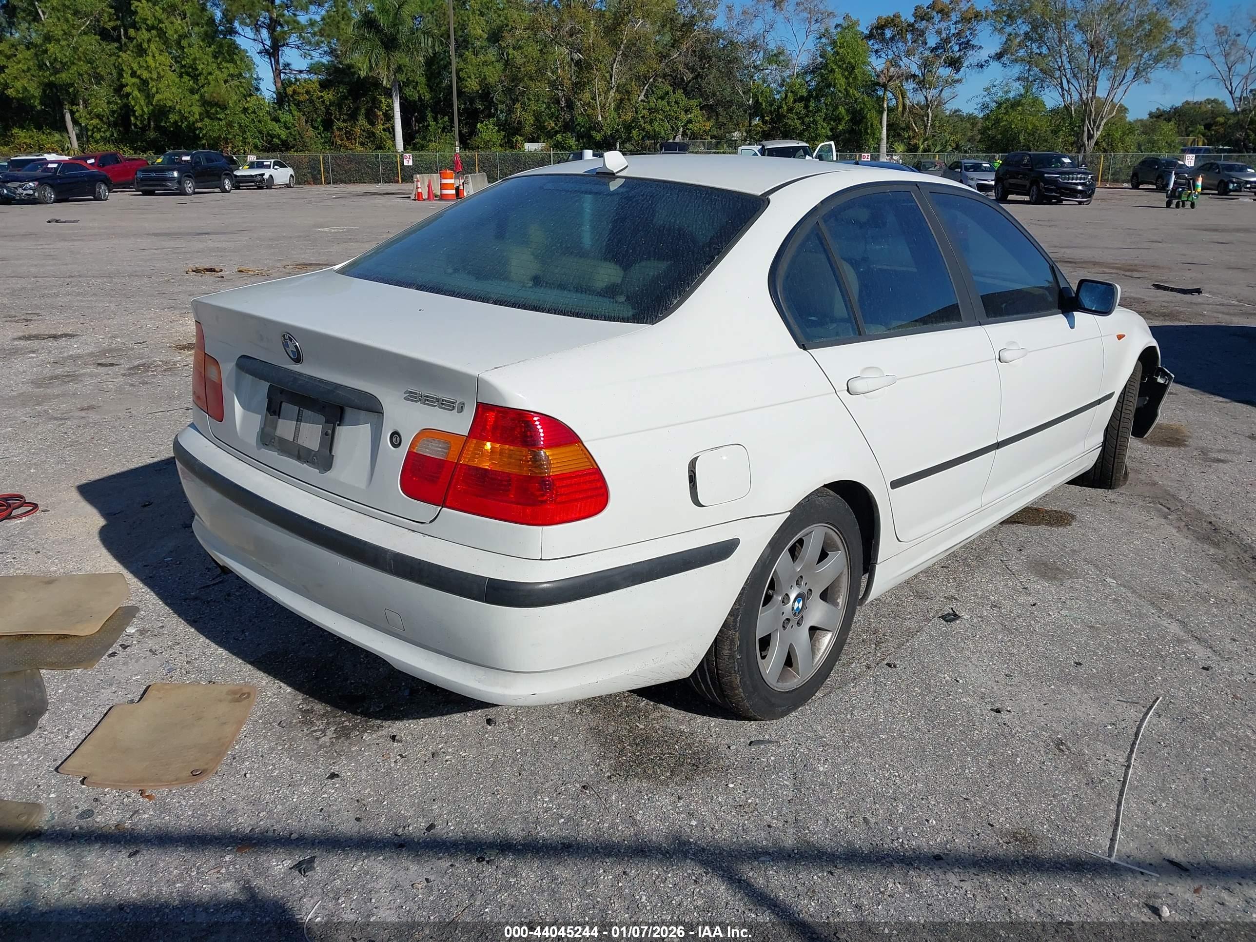 BMW 325I image 4