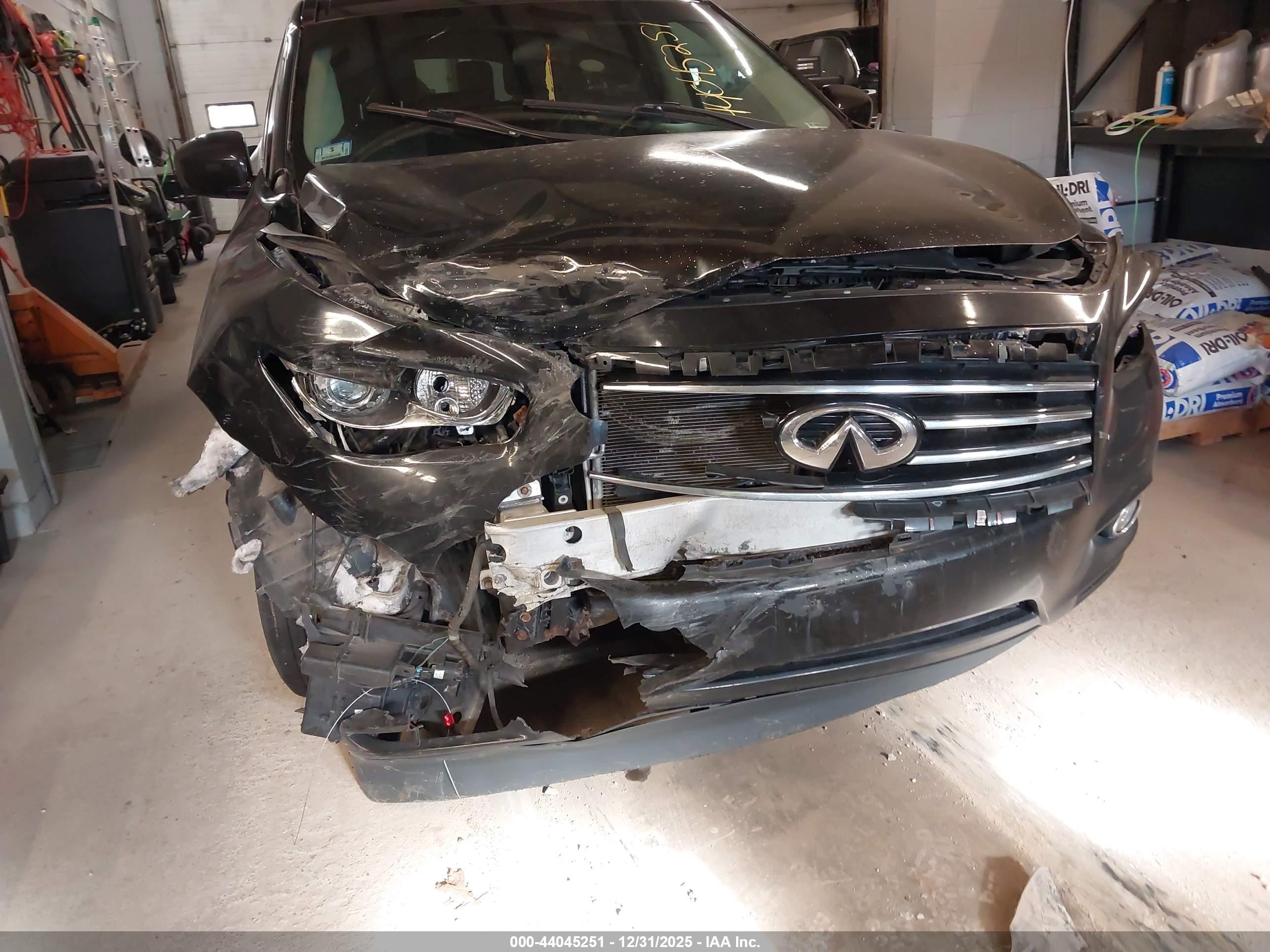INFINITI JX35 image 6