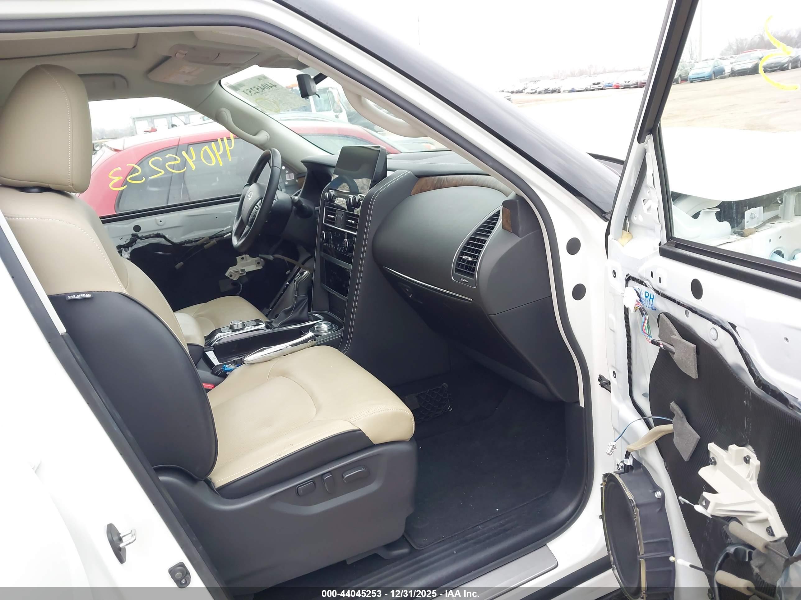 INFINITI QX80 image 5