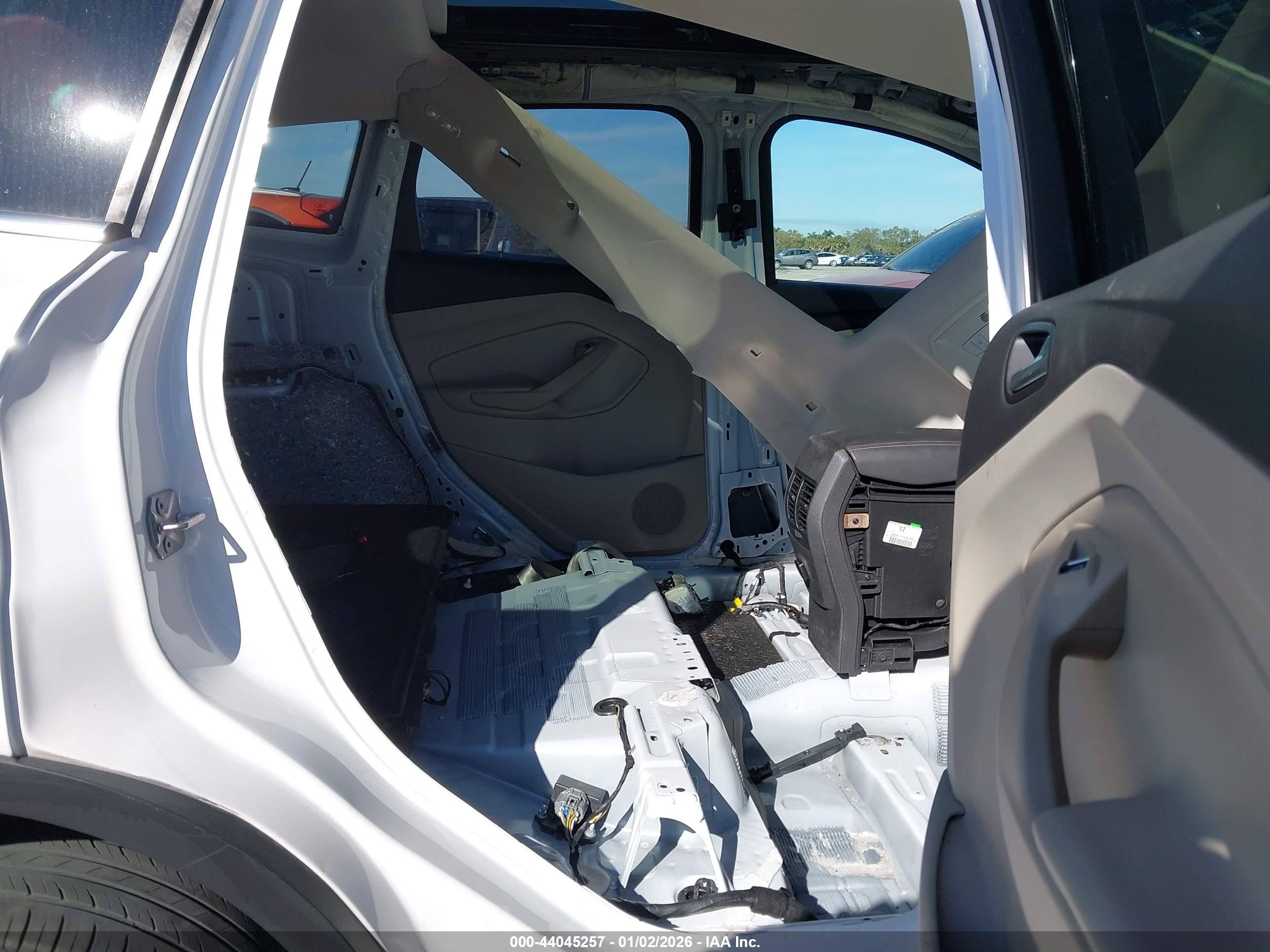 FORD ESCAPE image 8