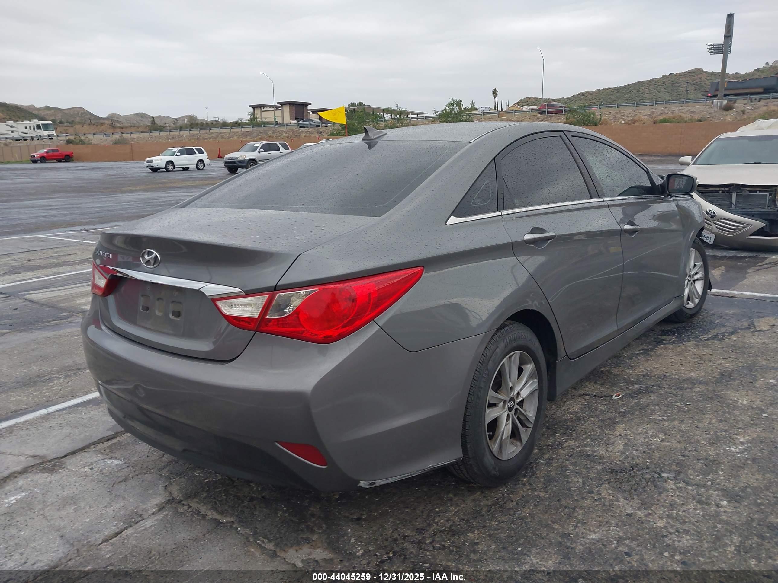 HYUNDAI SONATA image 4