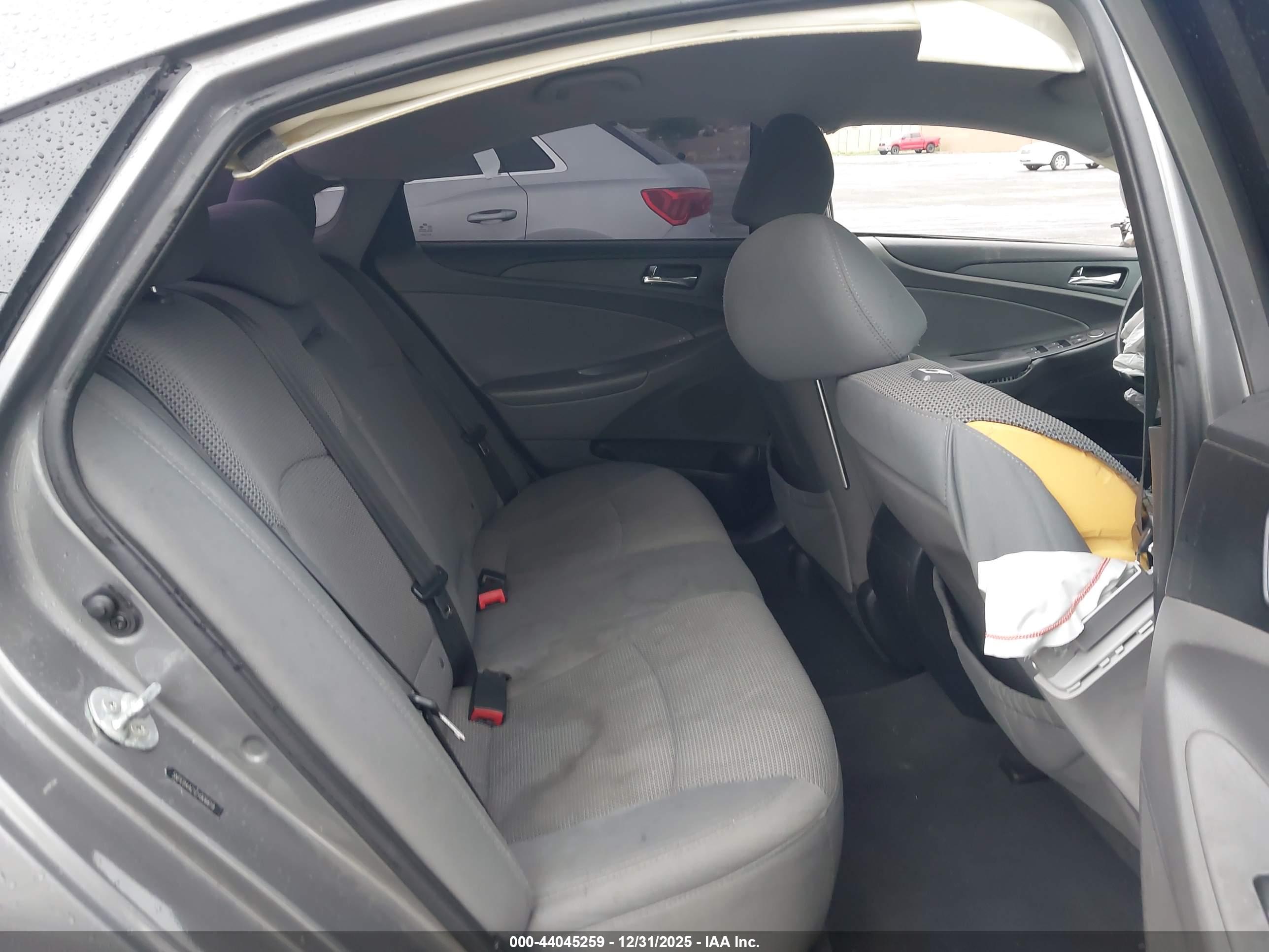 HYUNDAI SONATA image 8