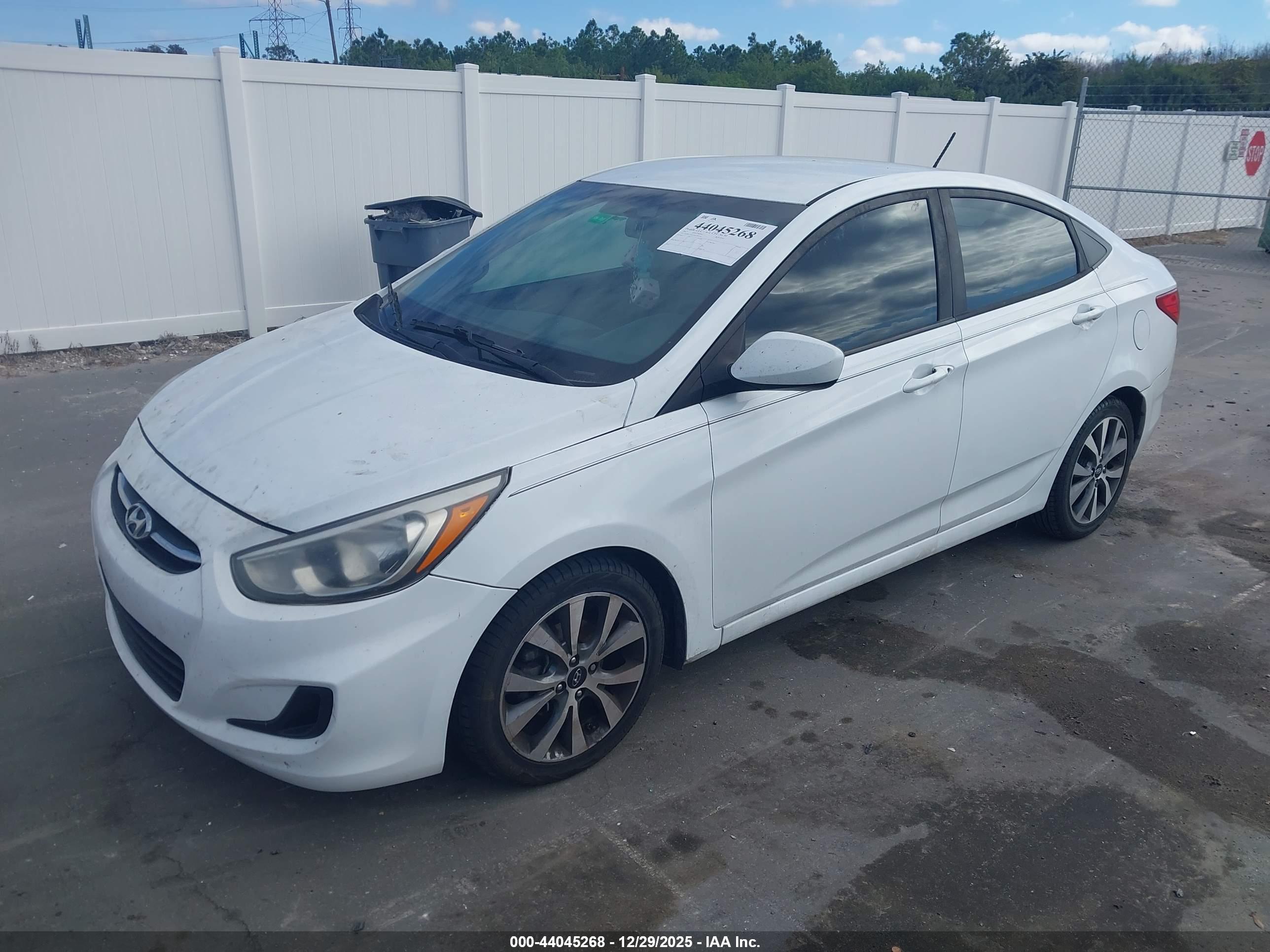 HYUNDAI ACCENT image 2
