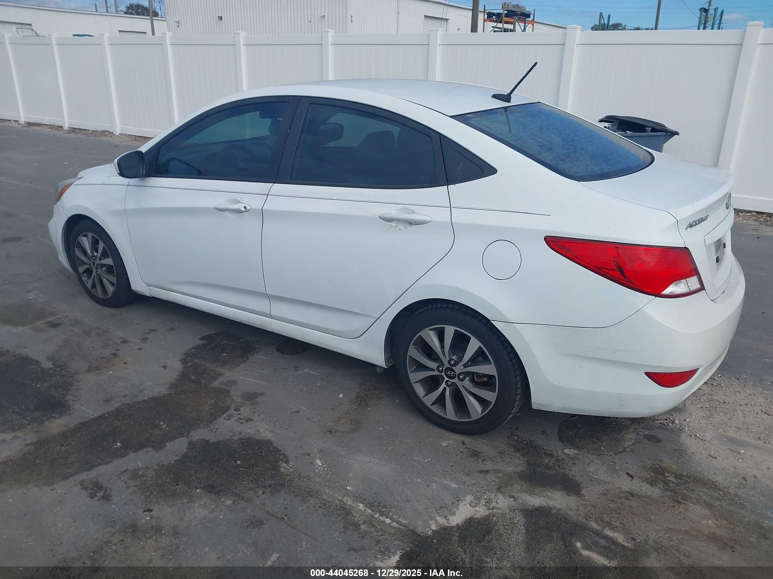 HYUNDAI ACCENT image 3