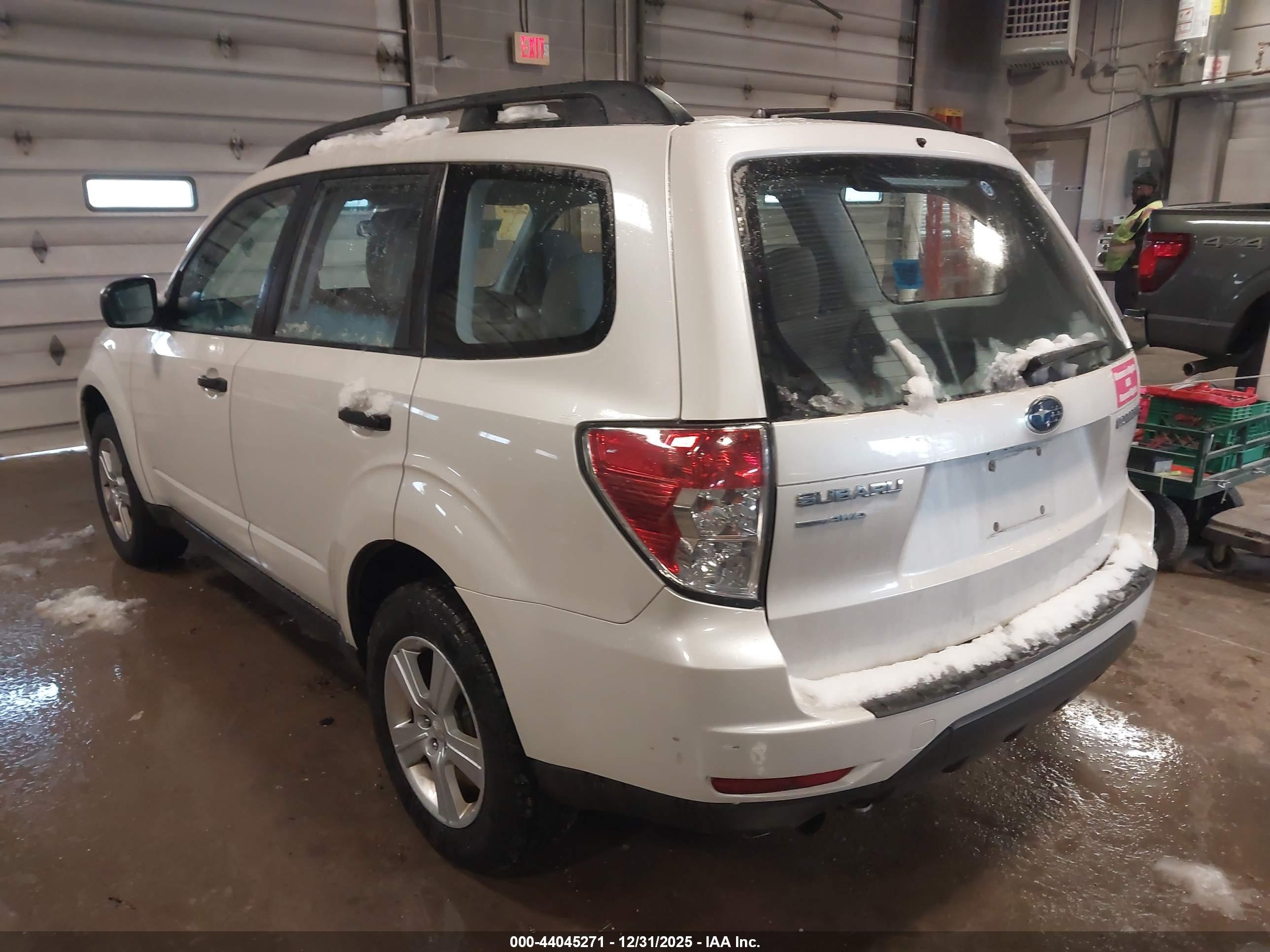 SUBARU FORESTER image 3