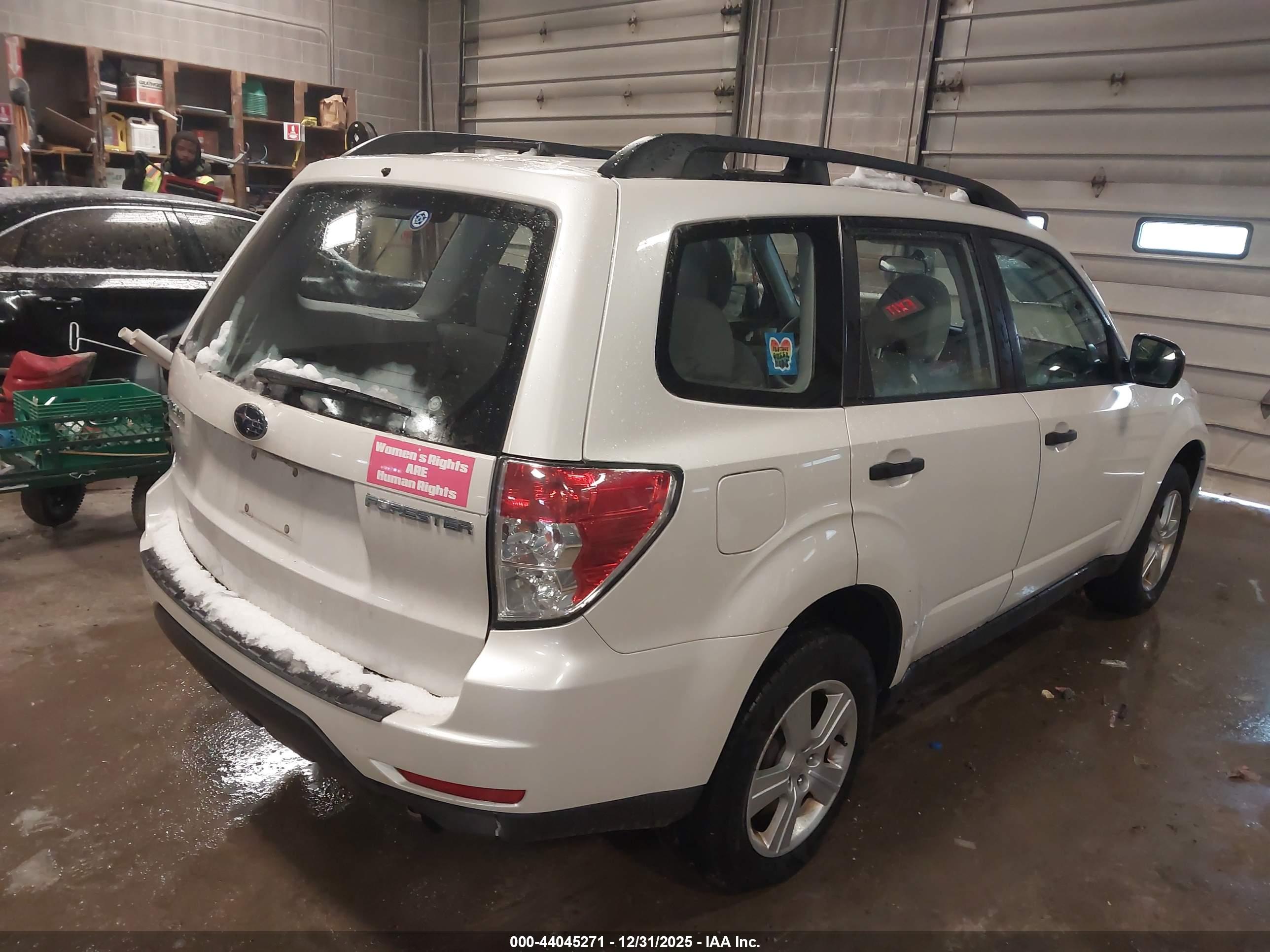 SUBARU FORESTER image 4
