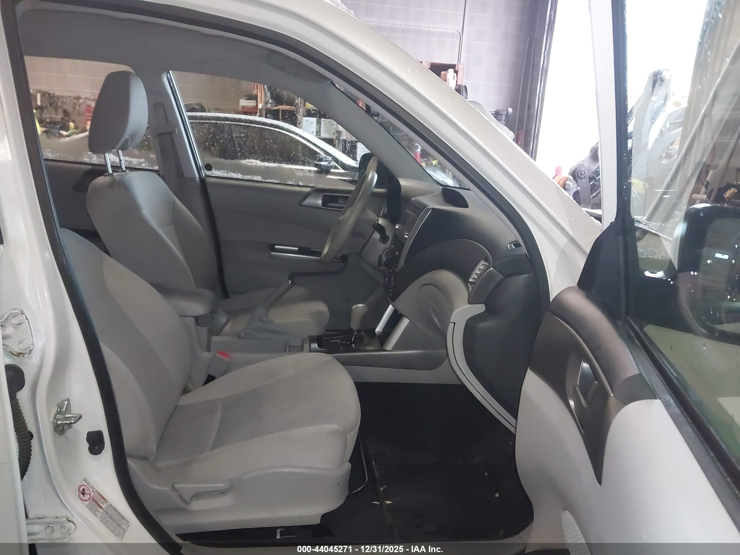 SUBARU FORESTER image 5