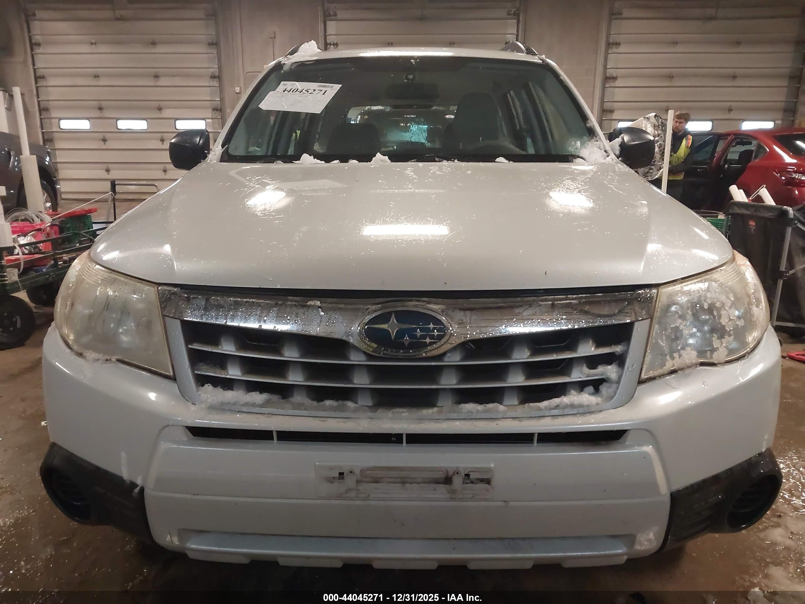 SUBARU FORESTER image 6