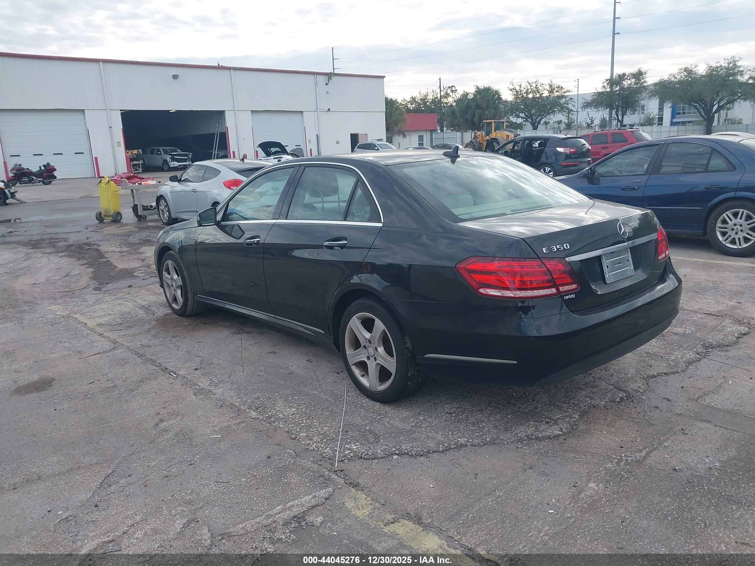 MERCEDES-BENZ E image 3