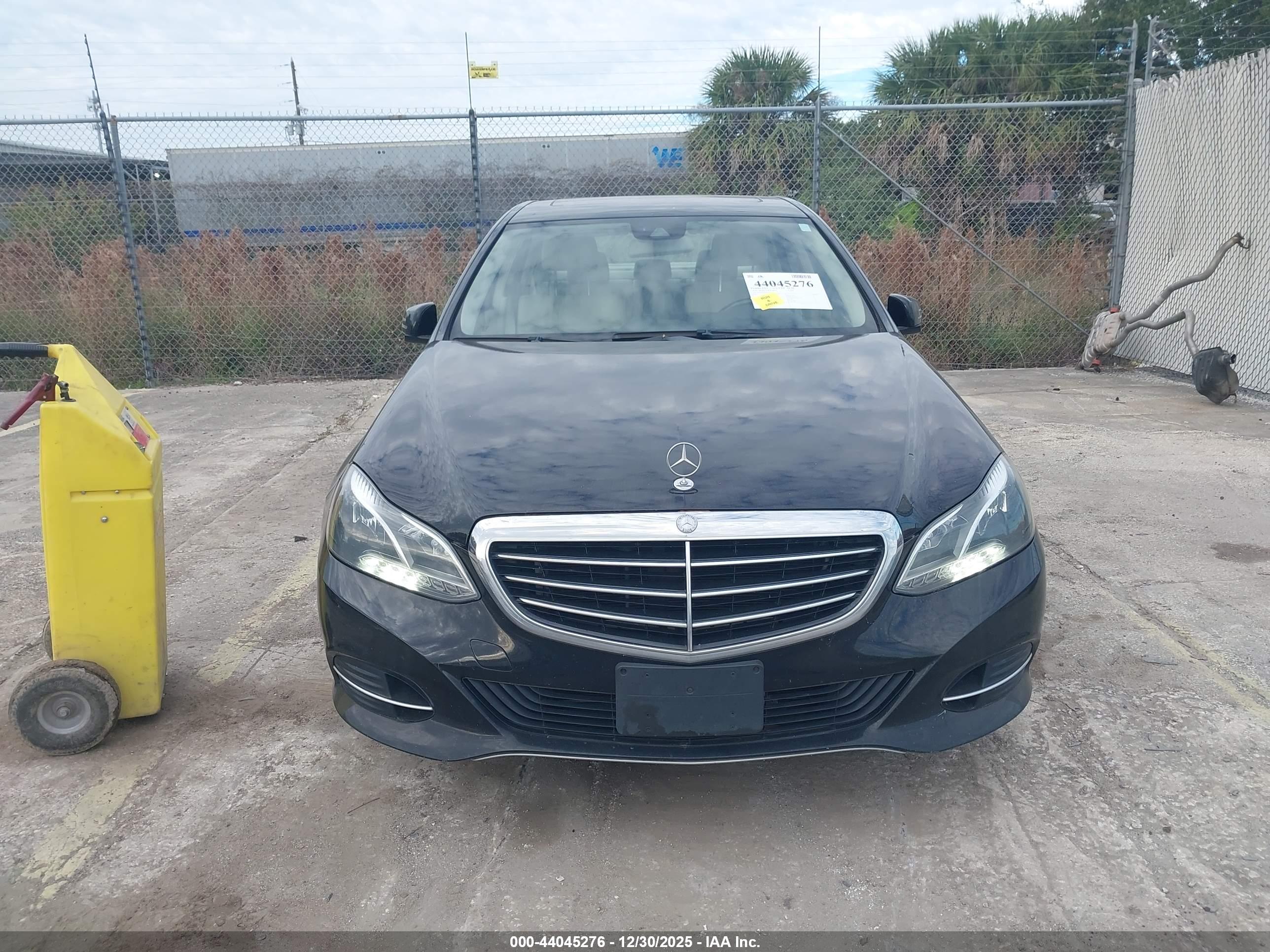 MERCEDES-BENZ E image 6