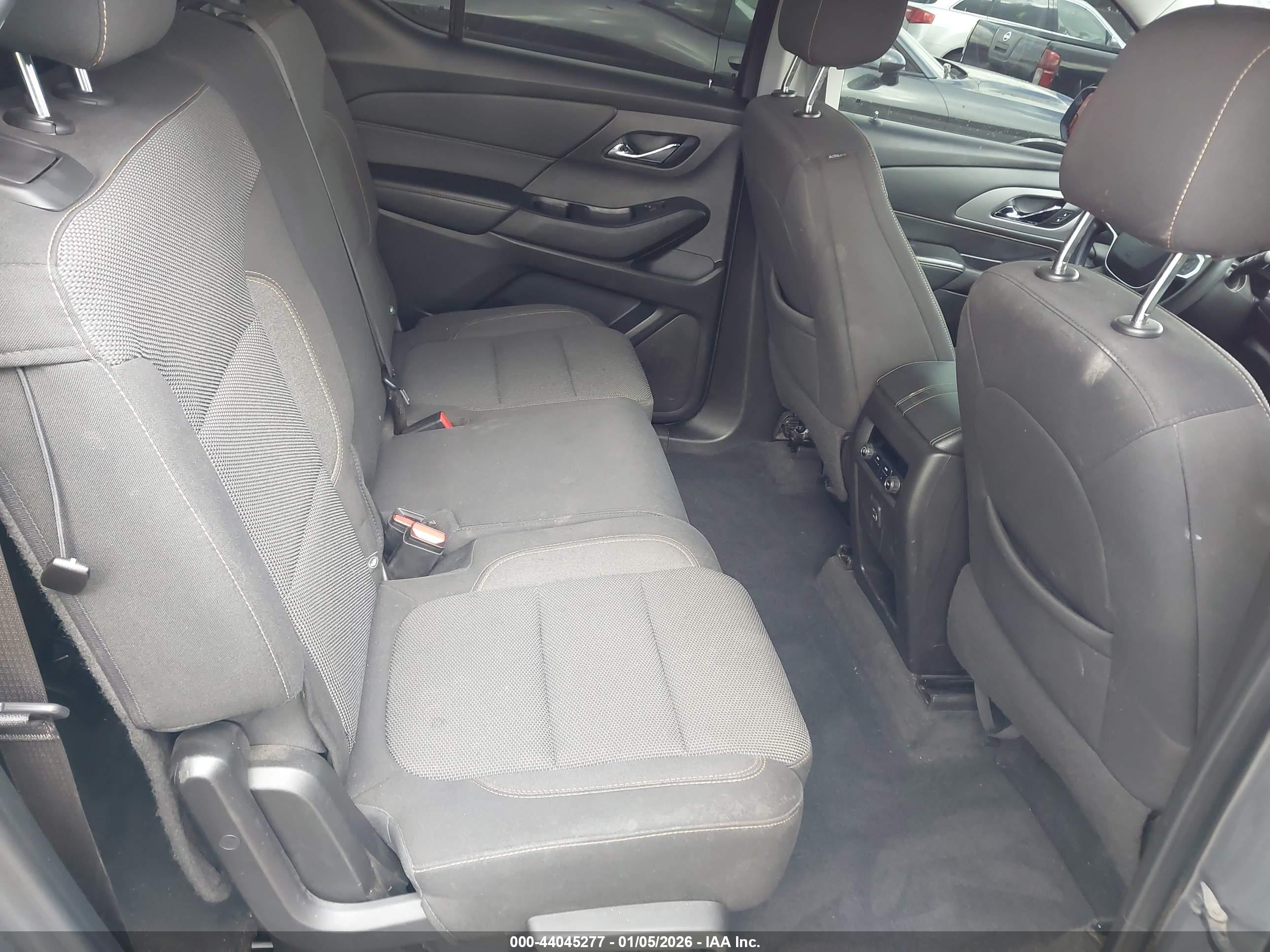 CHEVROLET TRAVERSE image 8