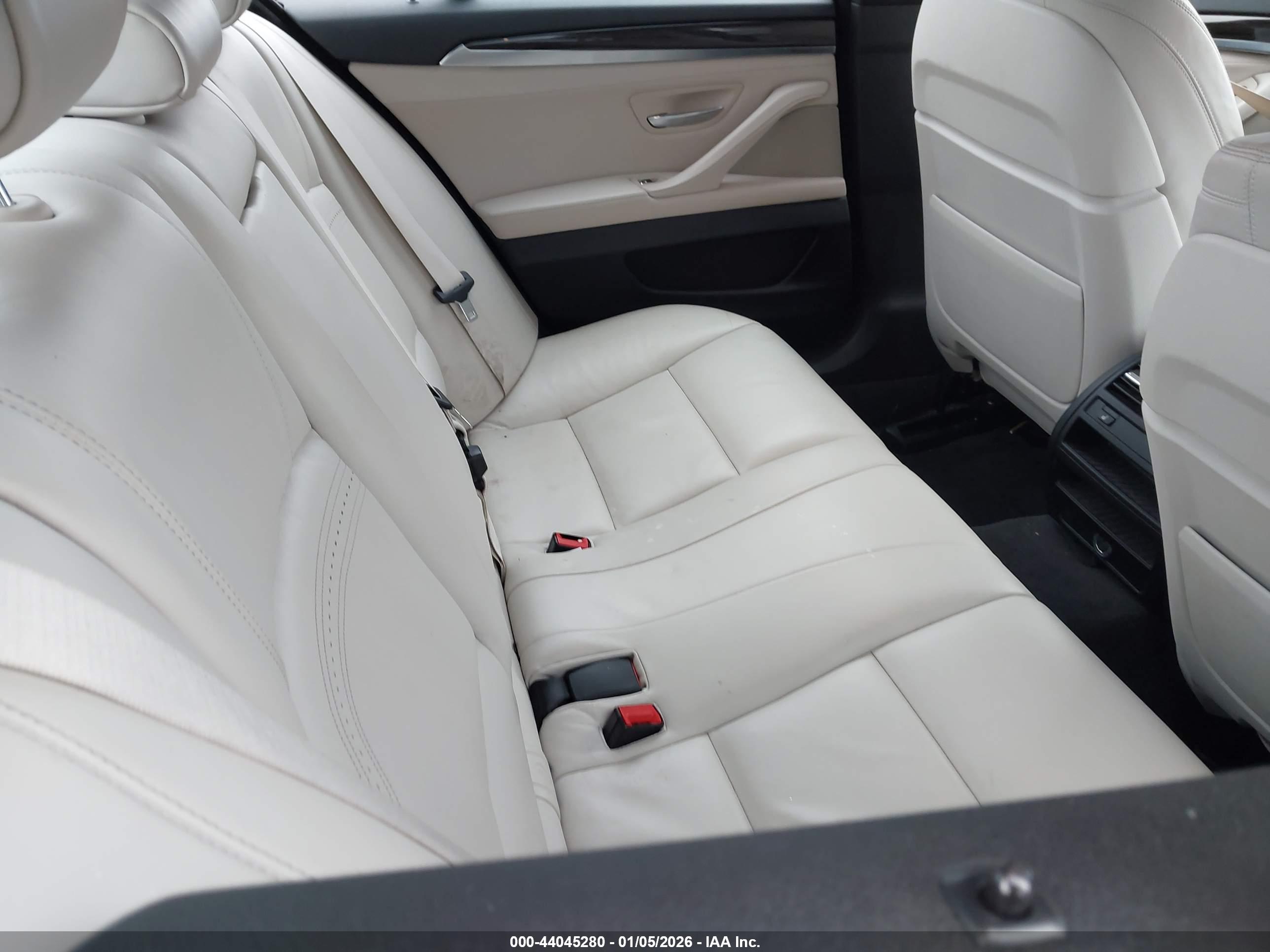 BMW 535I image 8