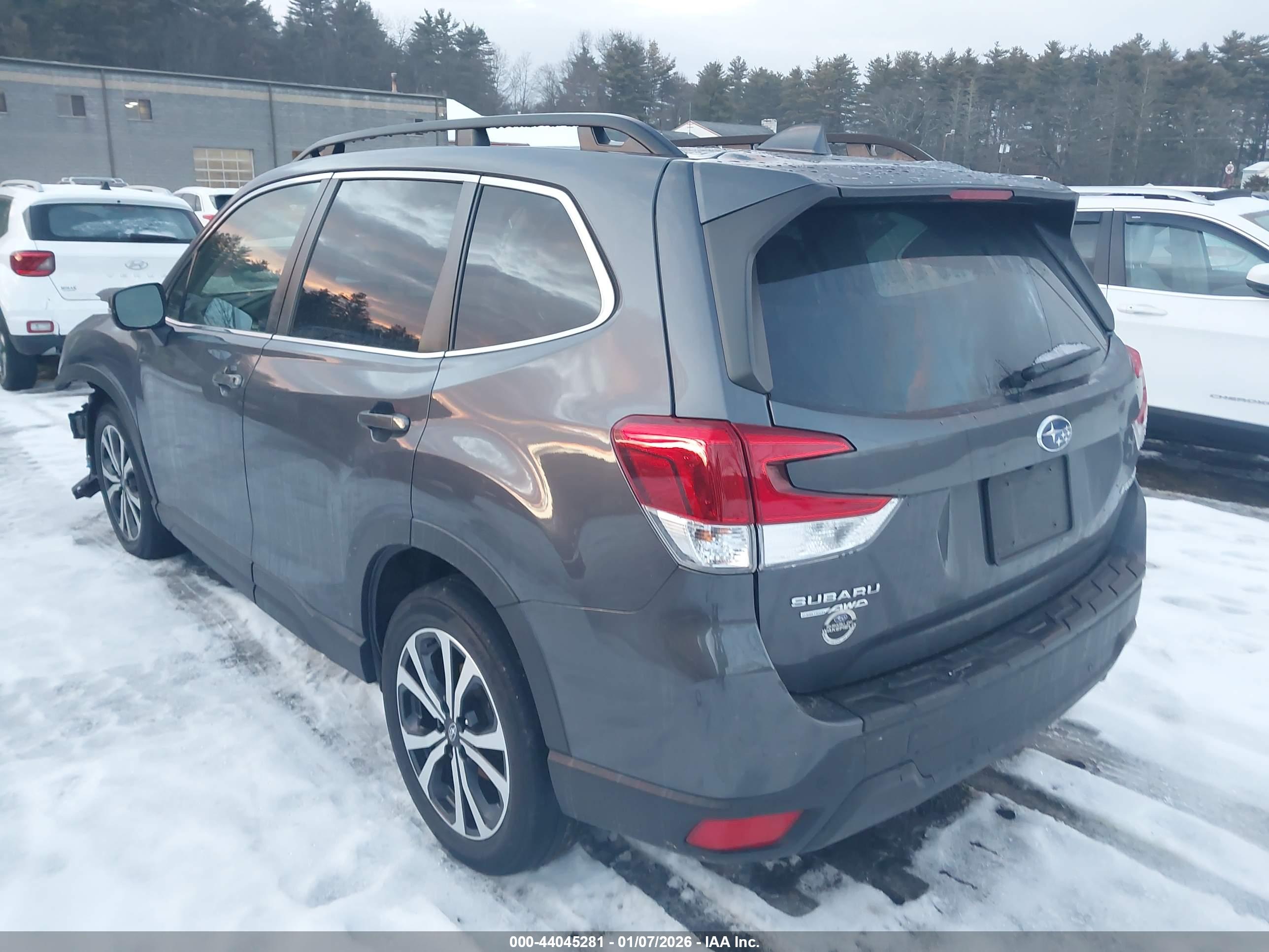 SUBARU FORESTER image 3