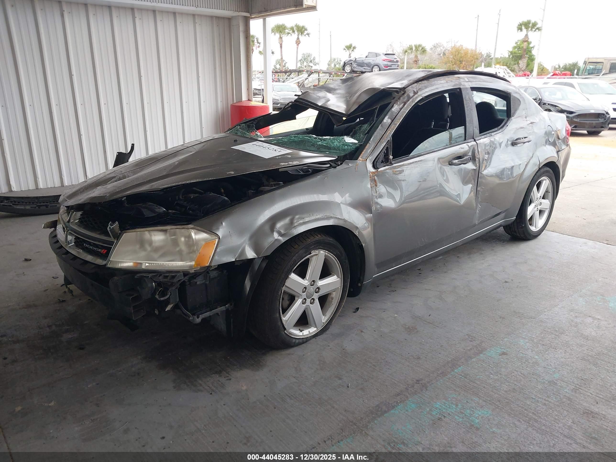 DODGE AVENGER image 2