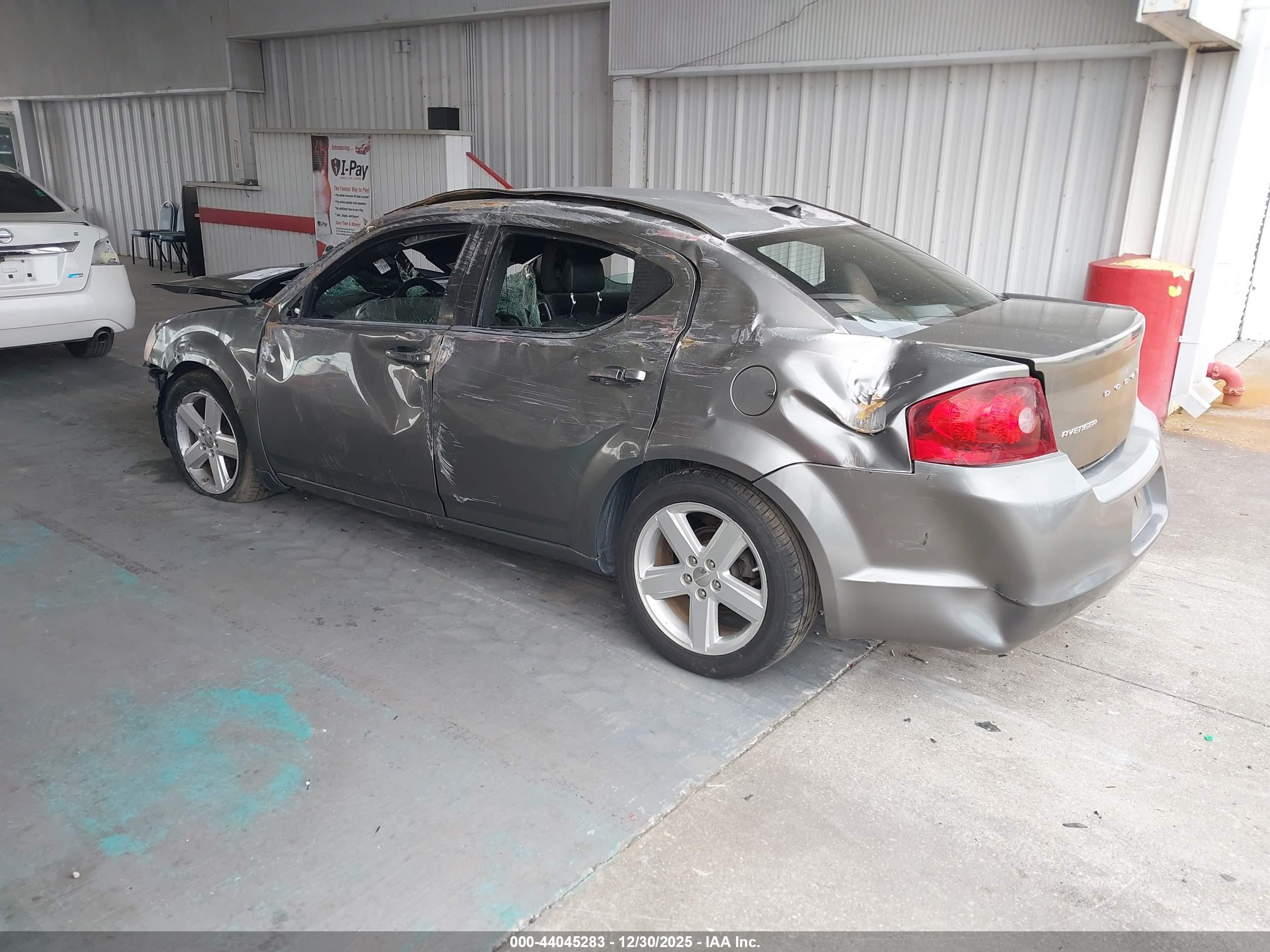 DODGE AVENGER image 3