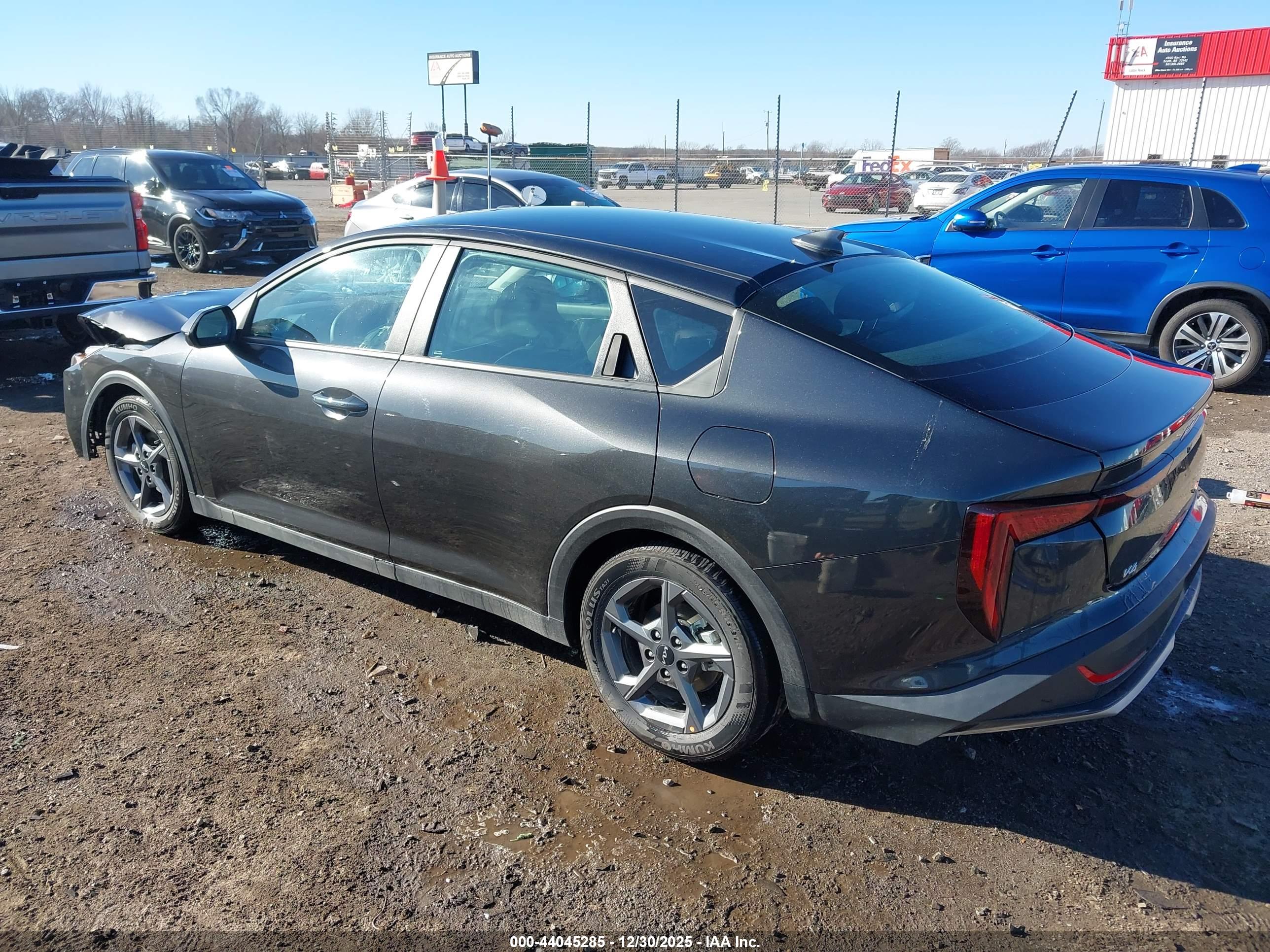 KIA K4 image 3