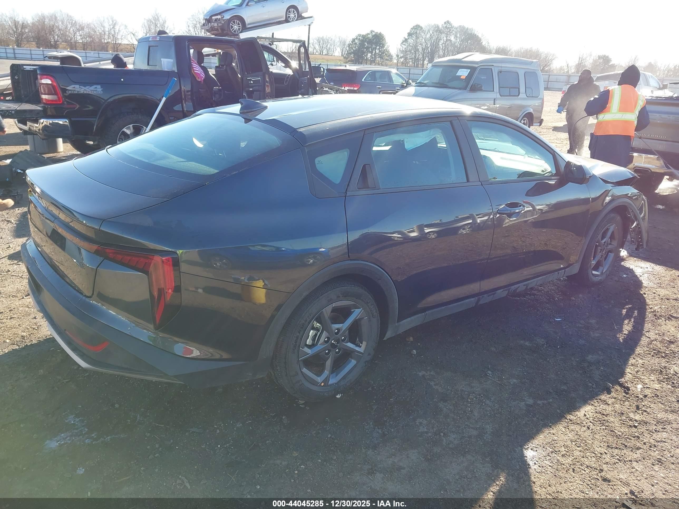 KIA K4 image 4