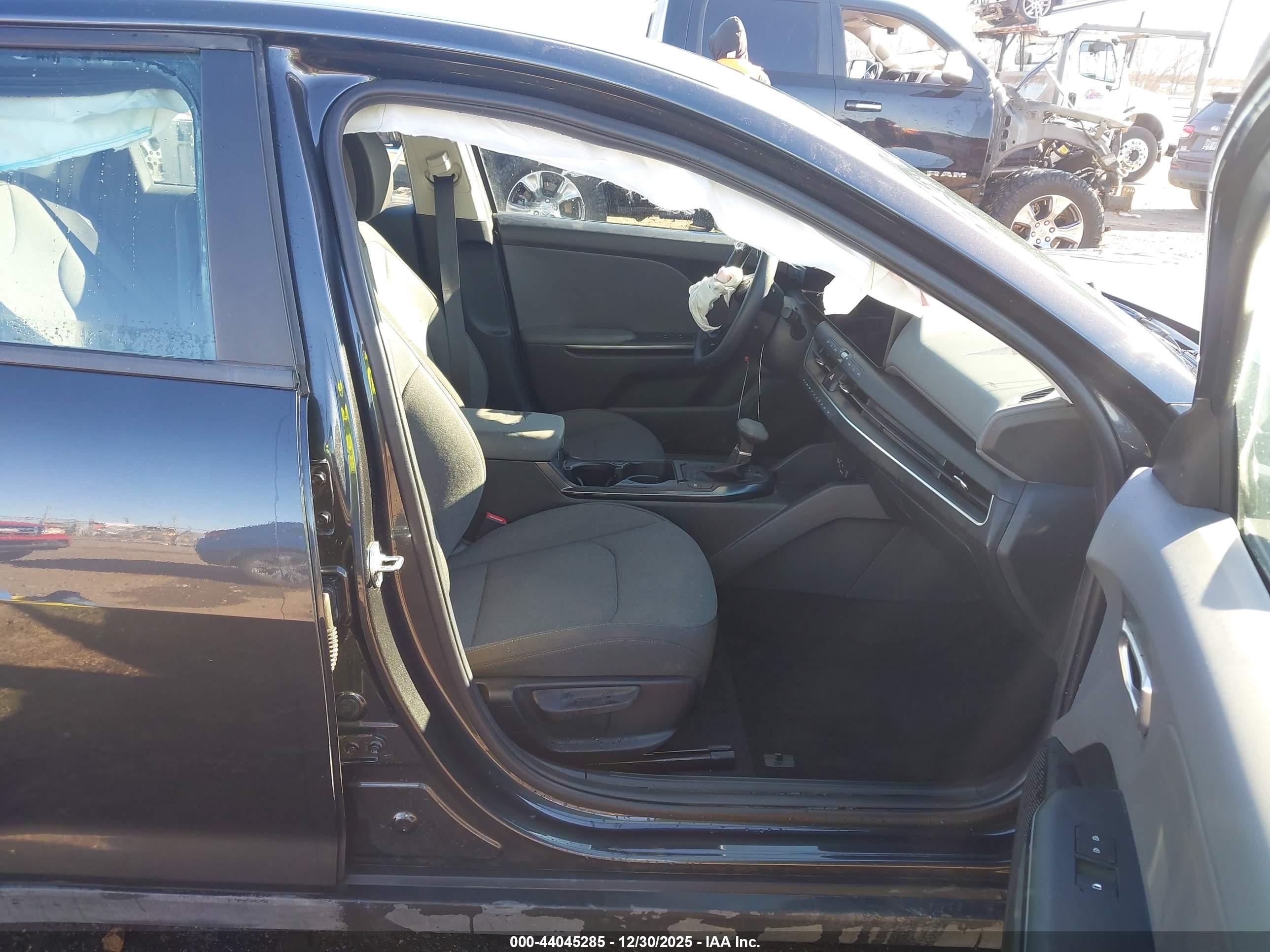 KIA K4 image 5