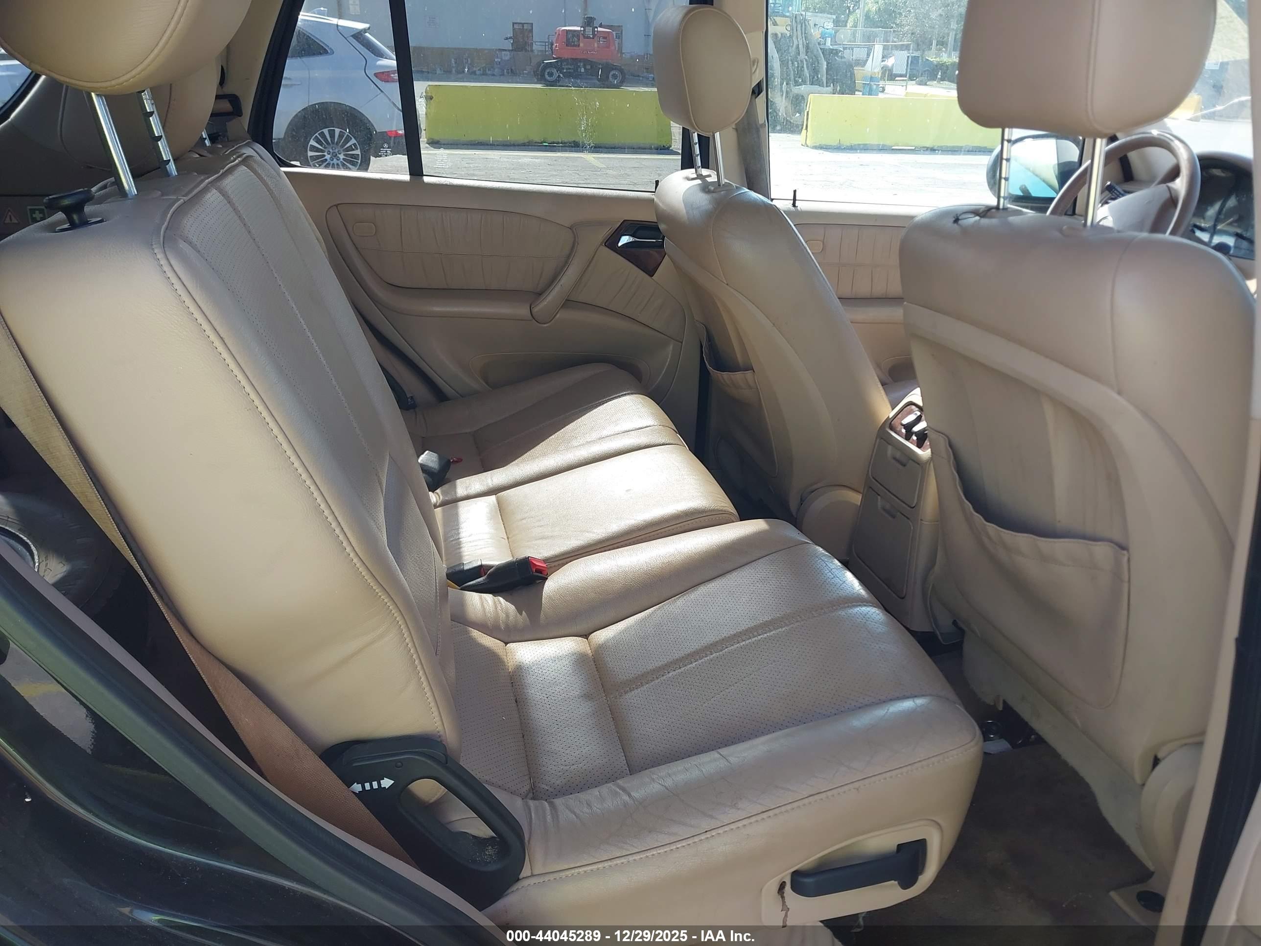 MERCEDES-BENZ ML image 8