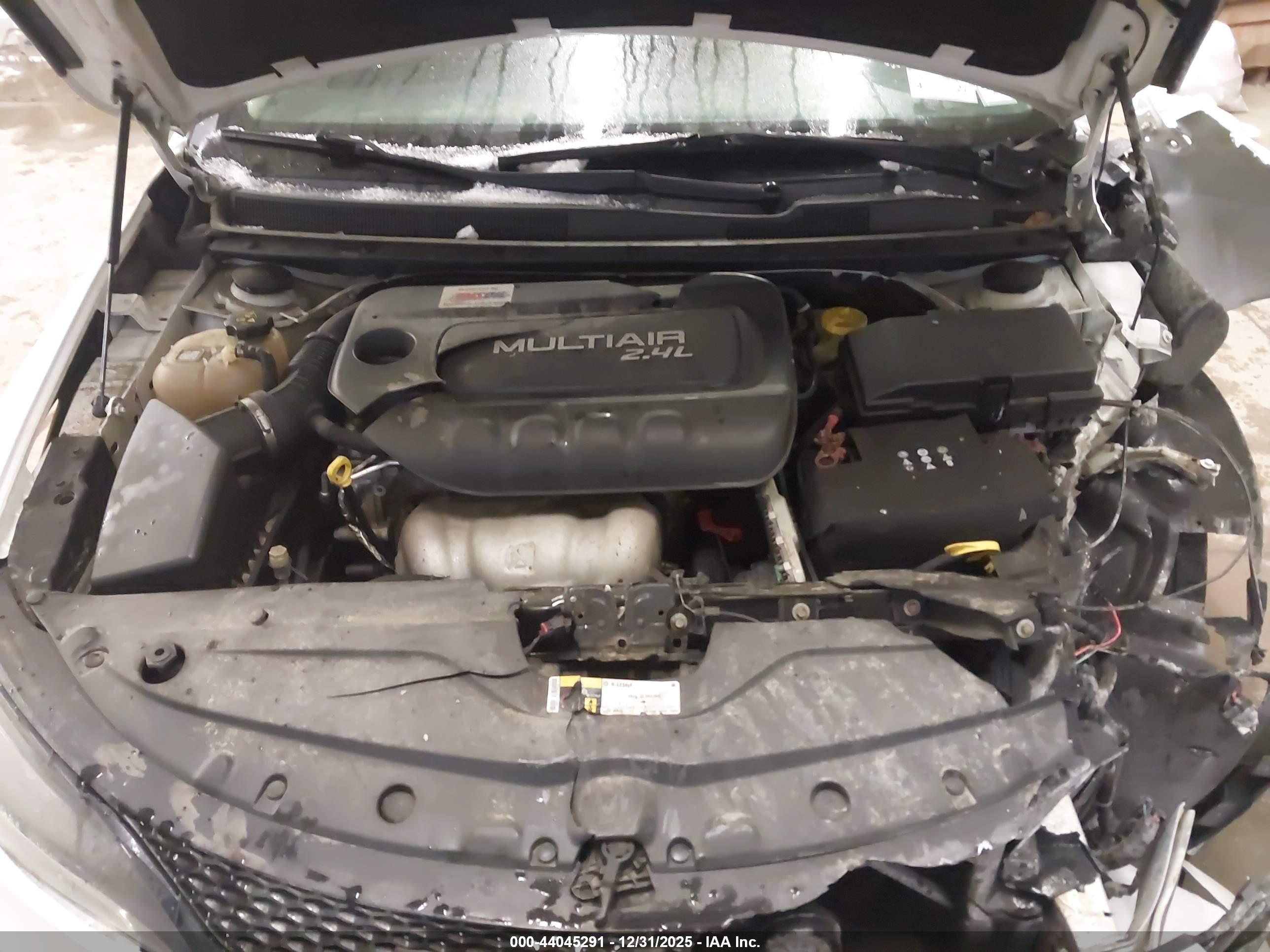 CHRYSLER 200 image 10
