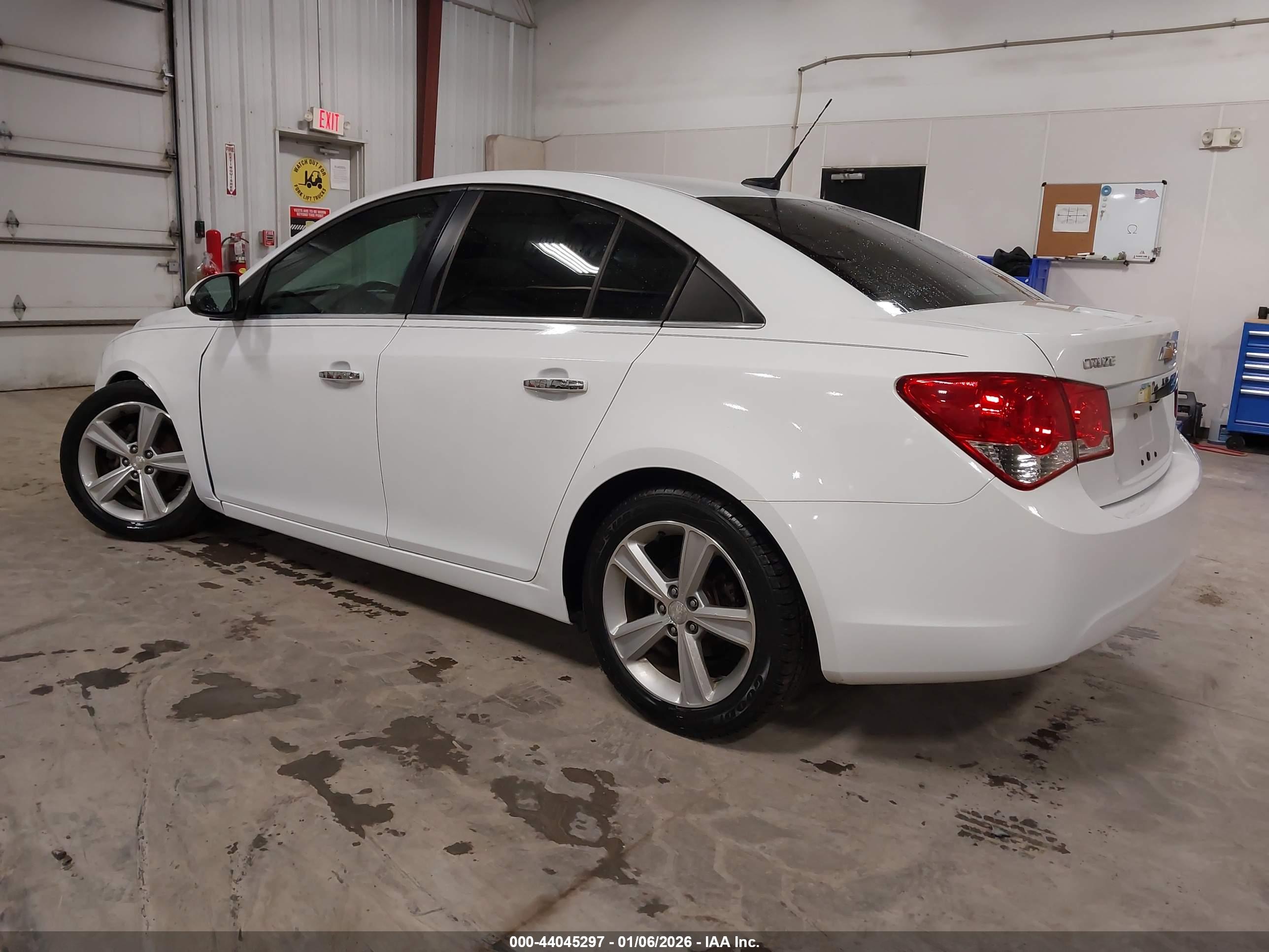 CHEVROLET CRUZE image 3