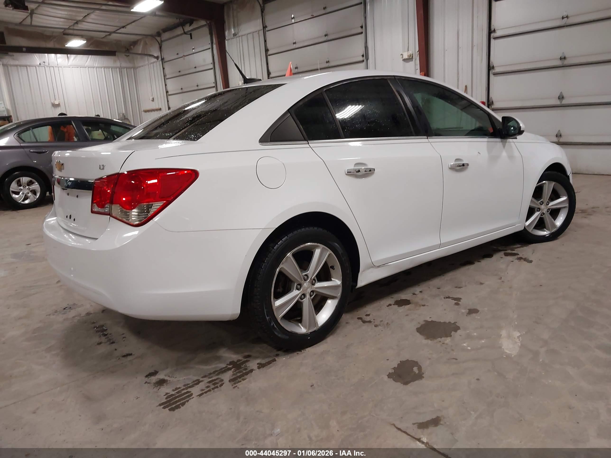 CHEVROLET CRUZE image 4