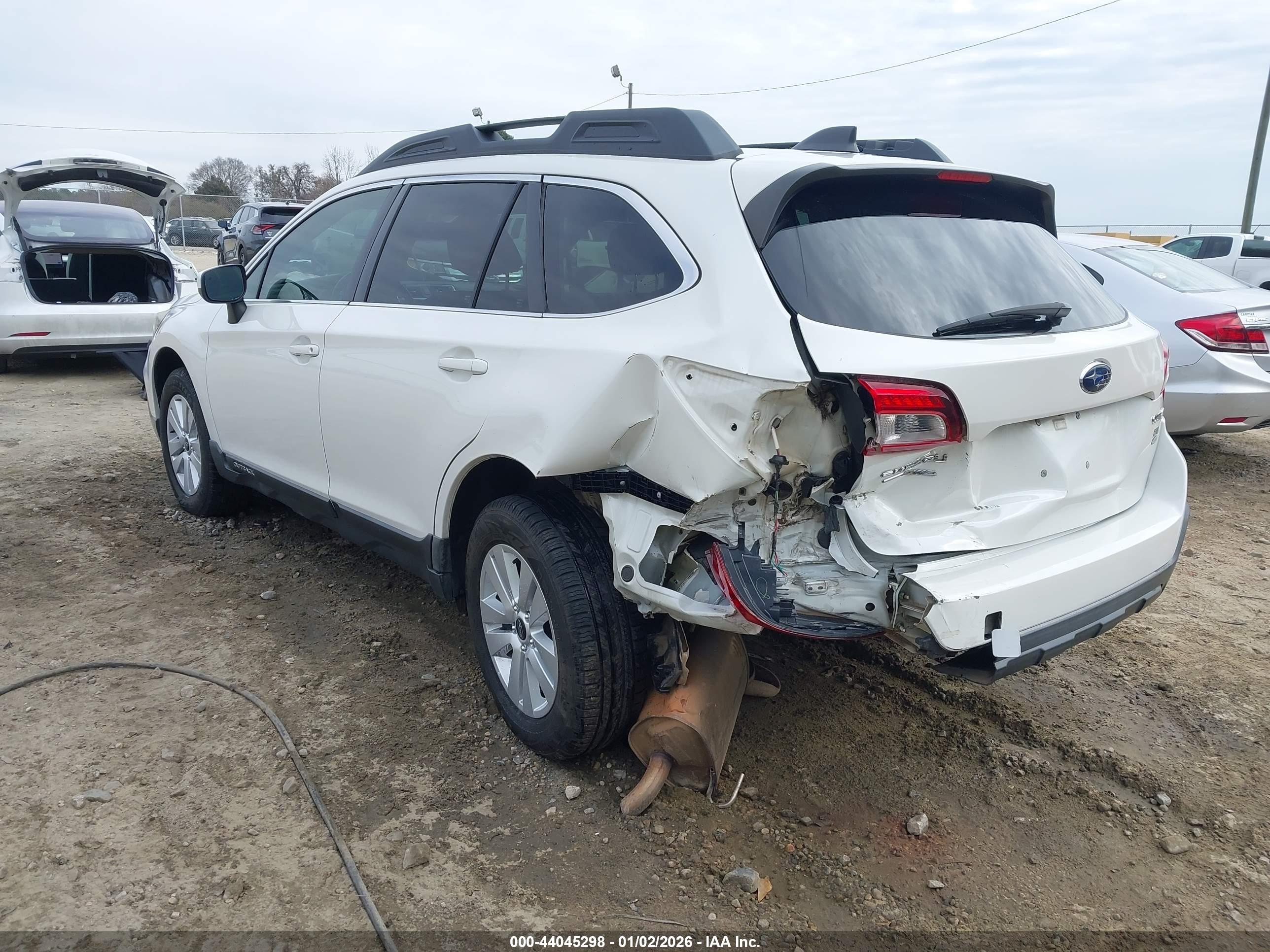 SUBARU OUTBACK image 3