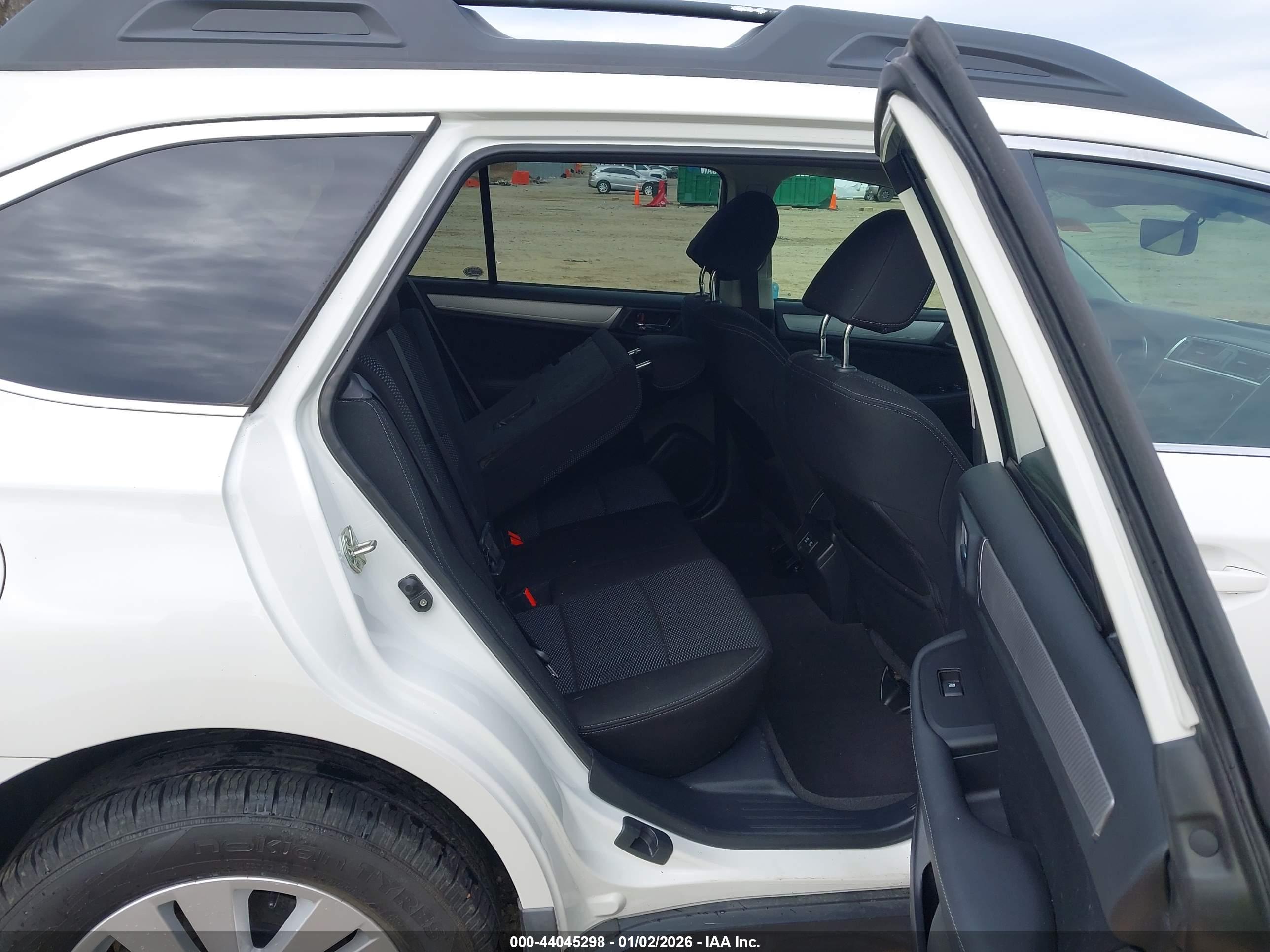 SUBARU OUTBACK image 8