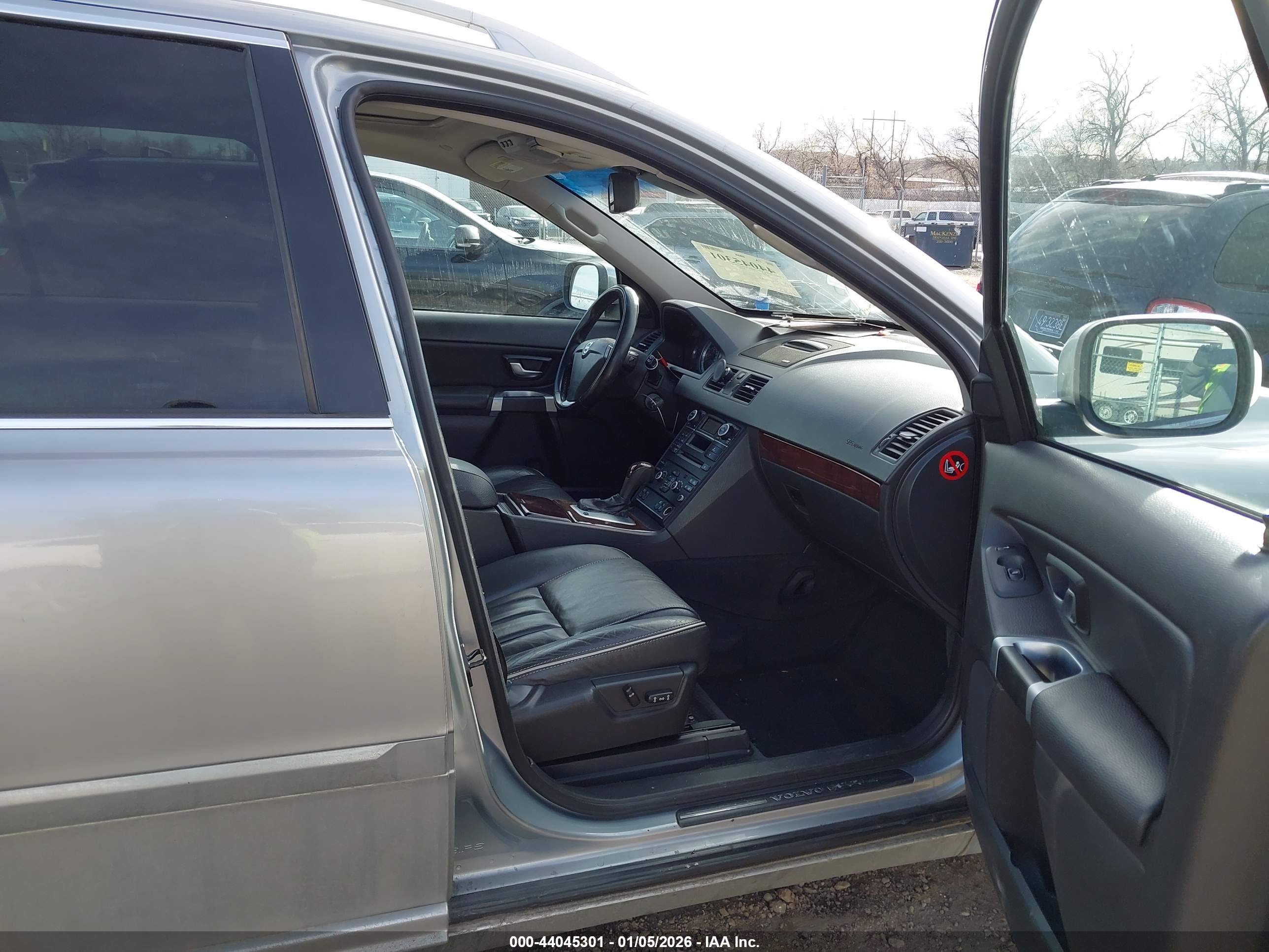 VOLVO XC90 image 5