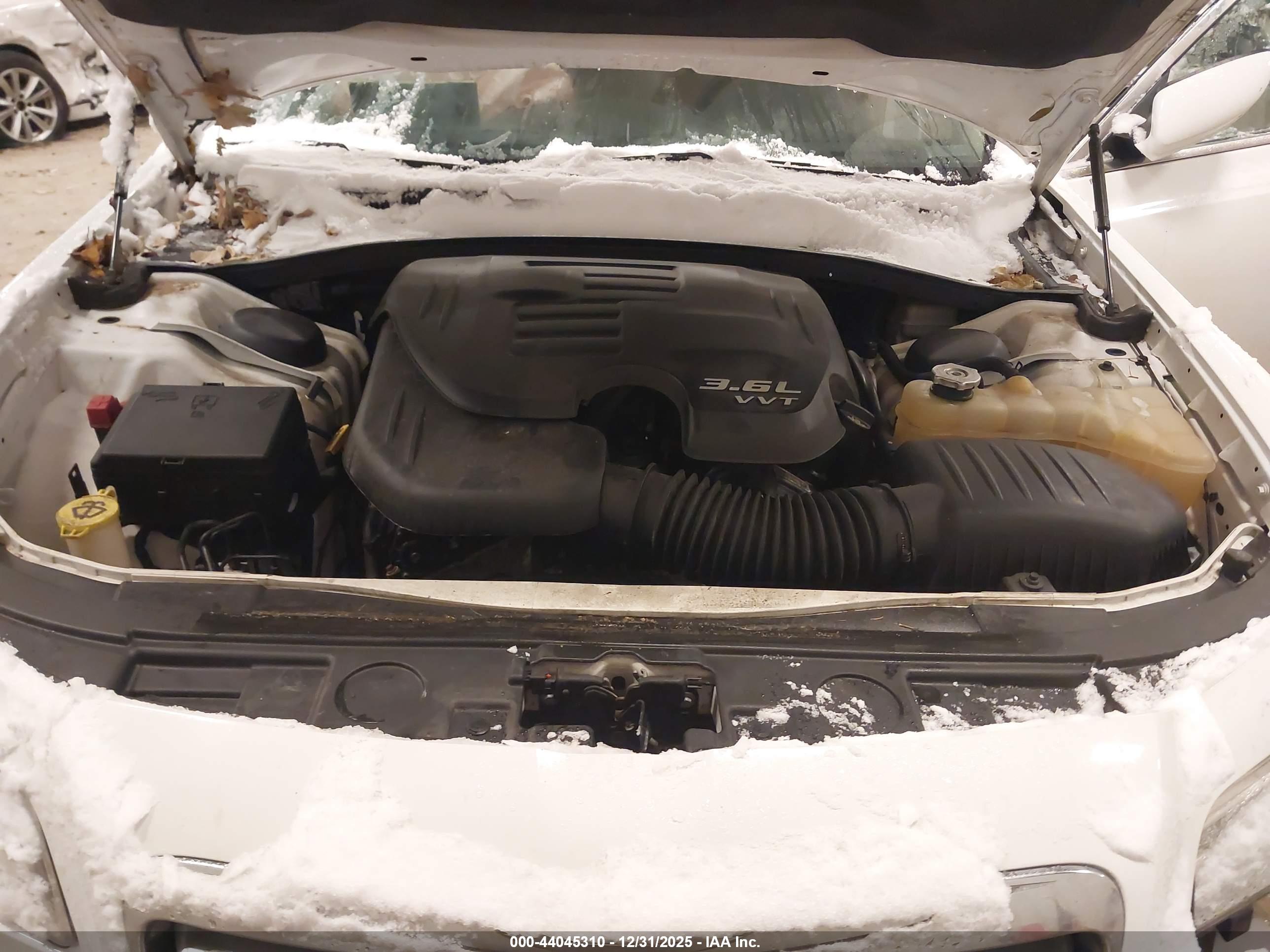 CHRYSLER 300 image 10