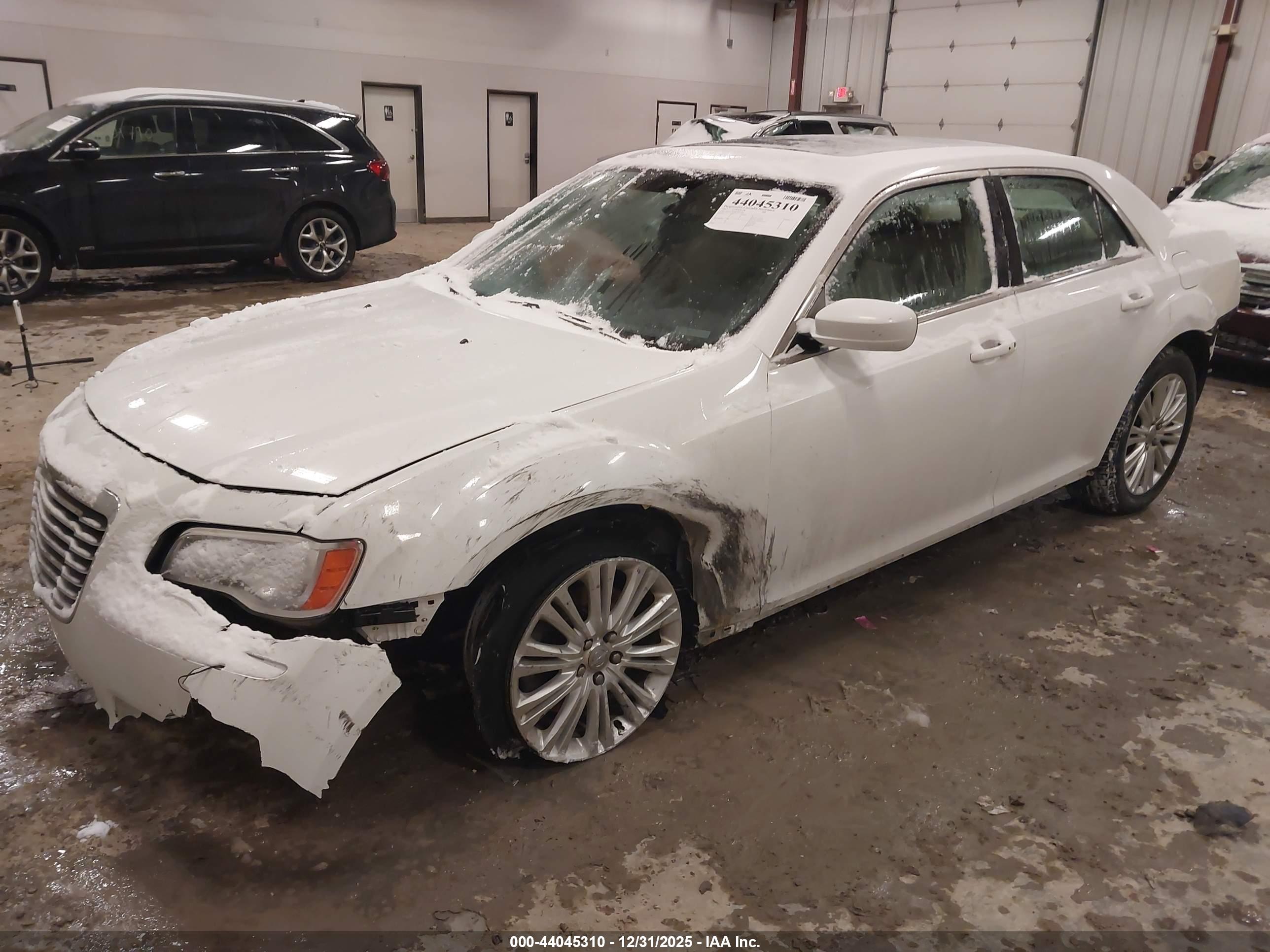 CHRYSLER 300 image 2