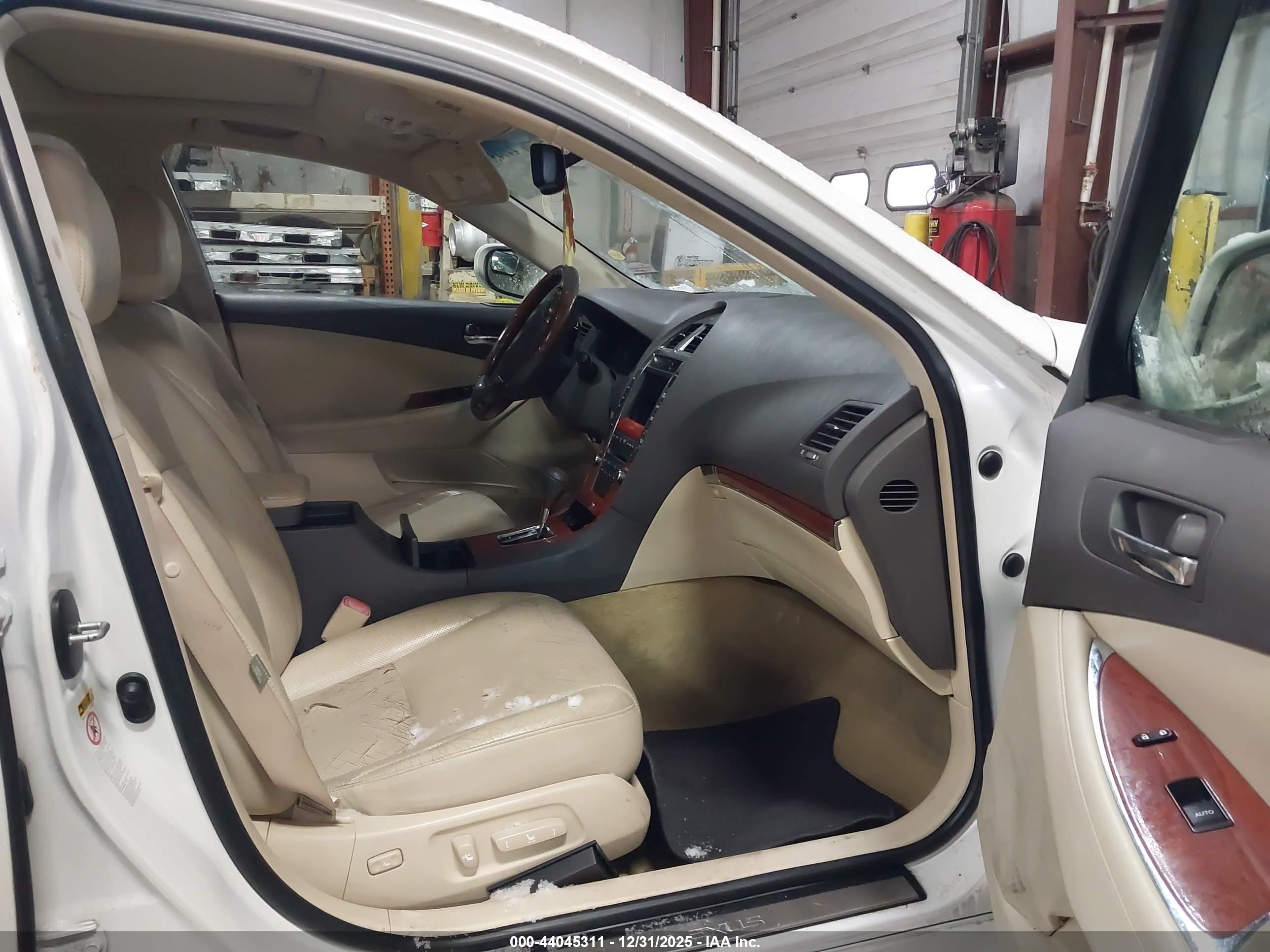 LEXUS ES image 5