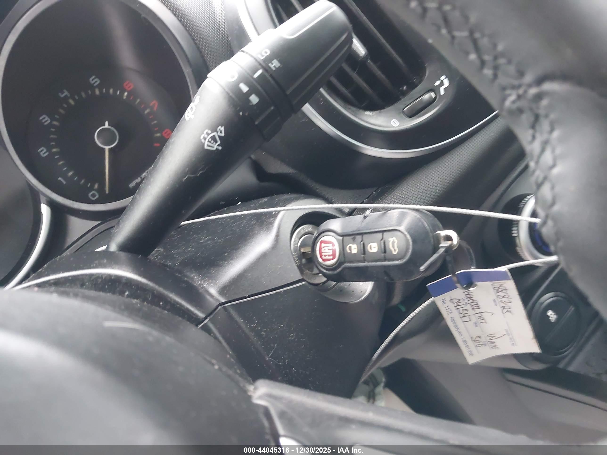 FIAT 500L image 11