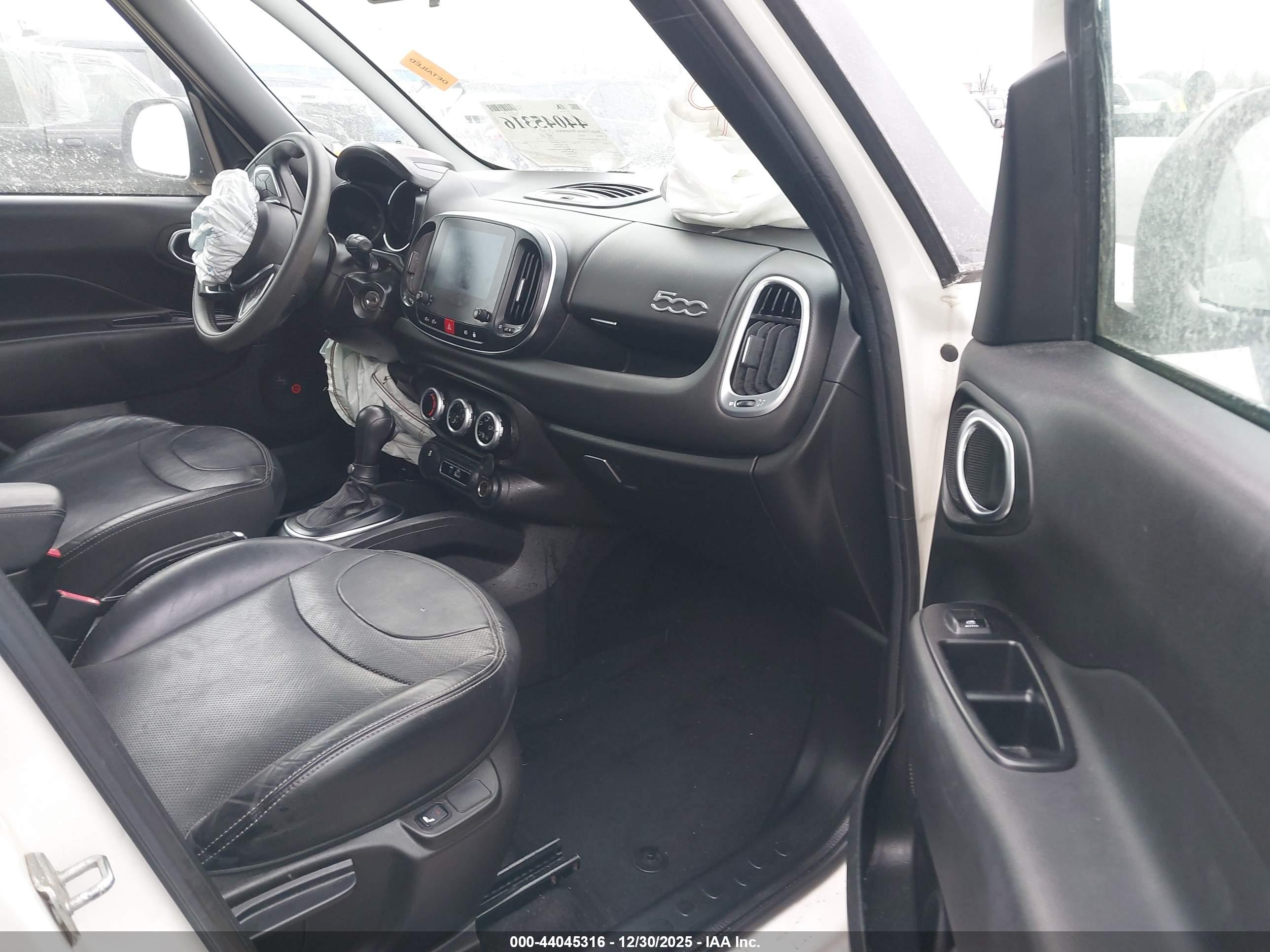 FIAT 500L image 5