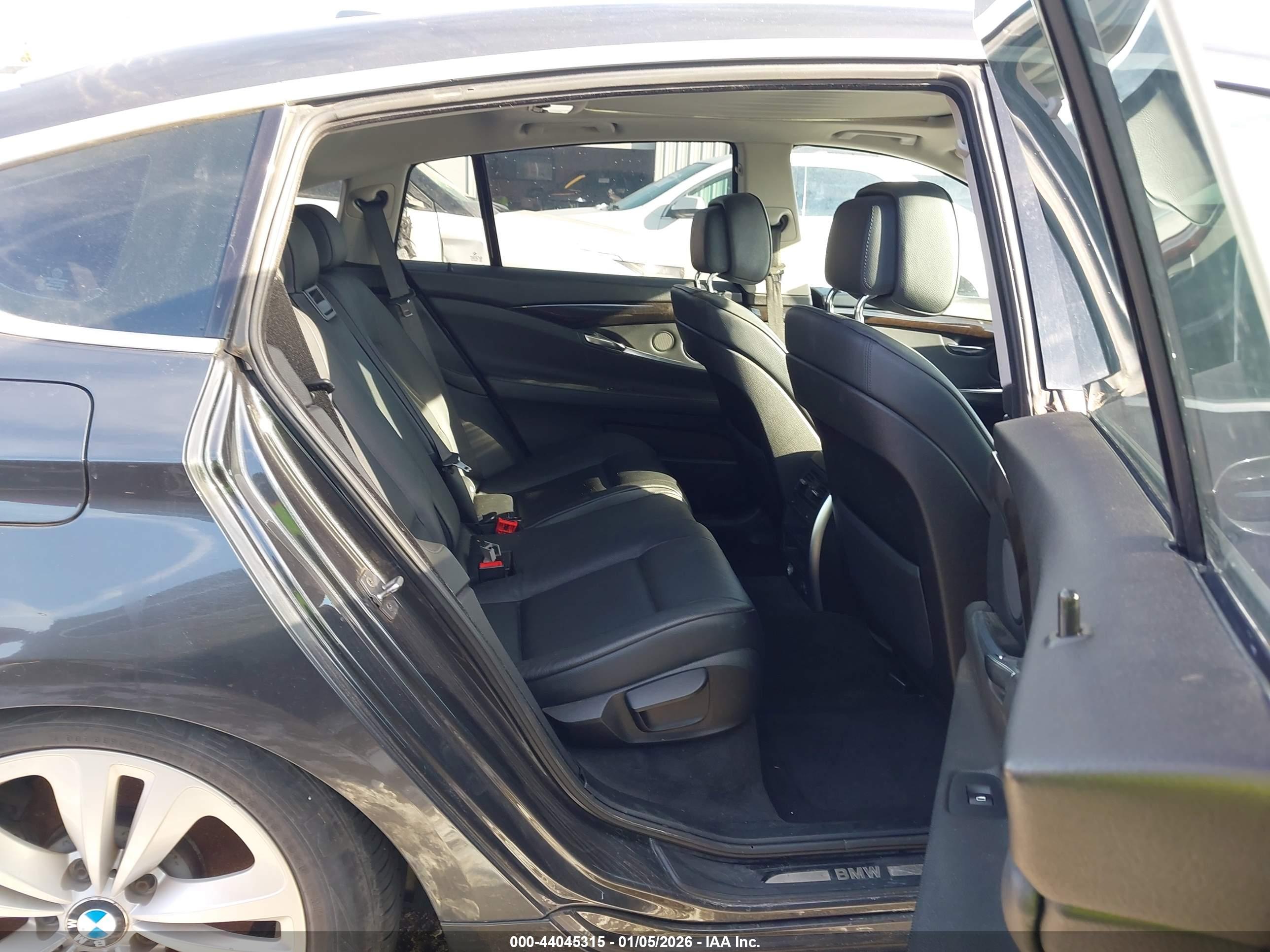 BMW 535I image 8