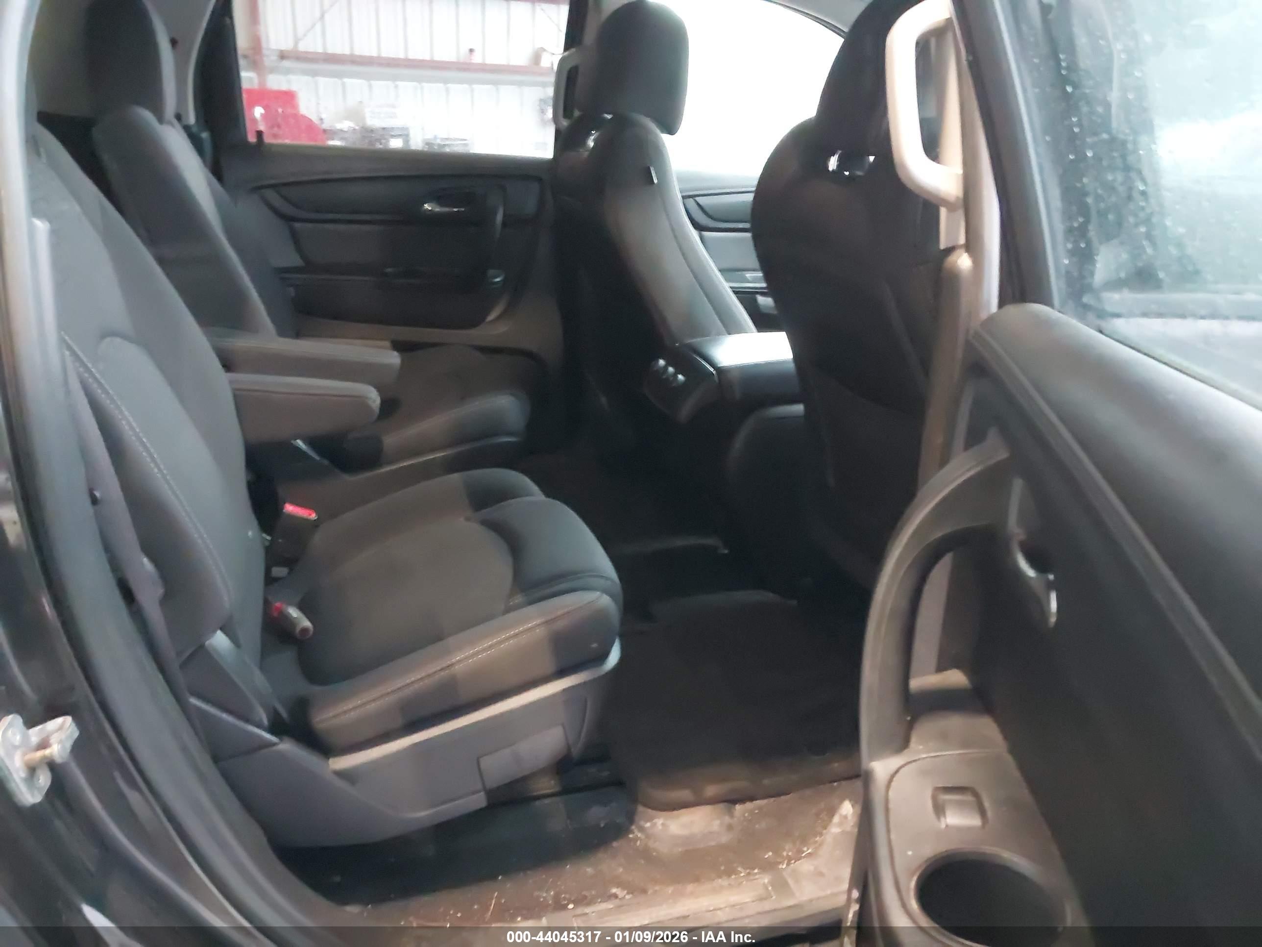 GMC ACADIA image 8