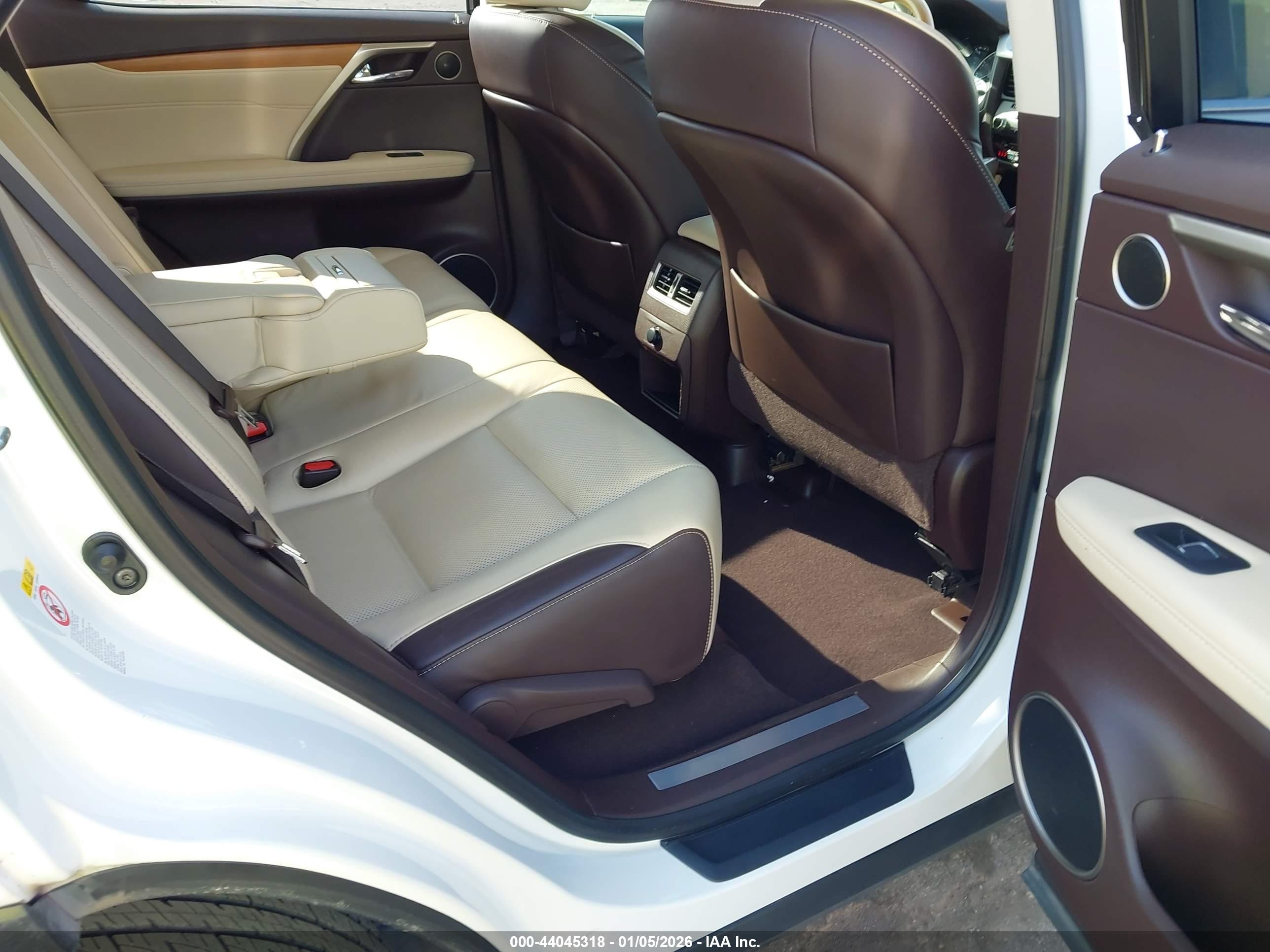 LEXUS RX image 8