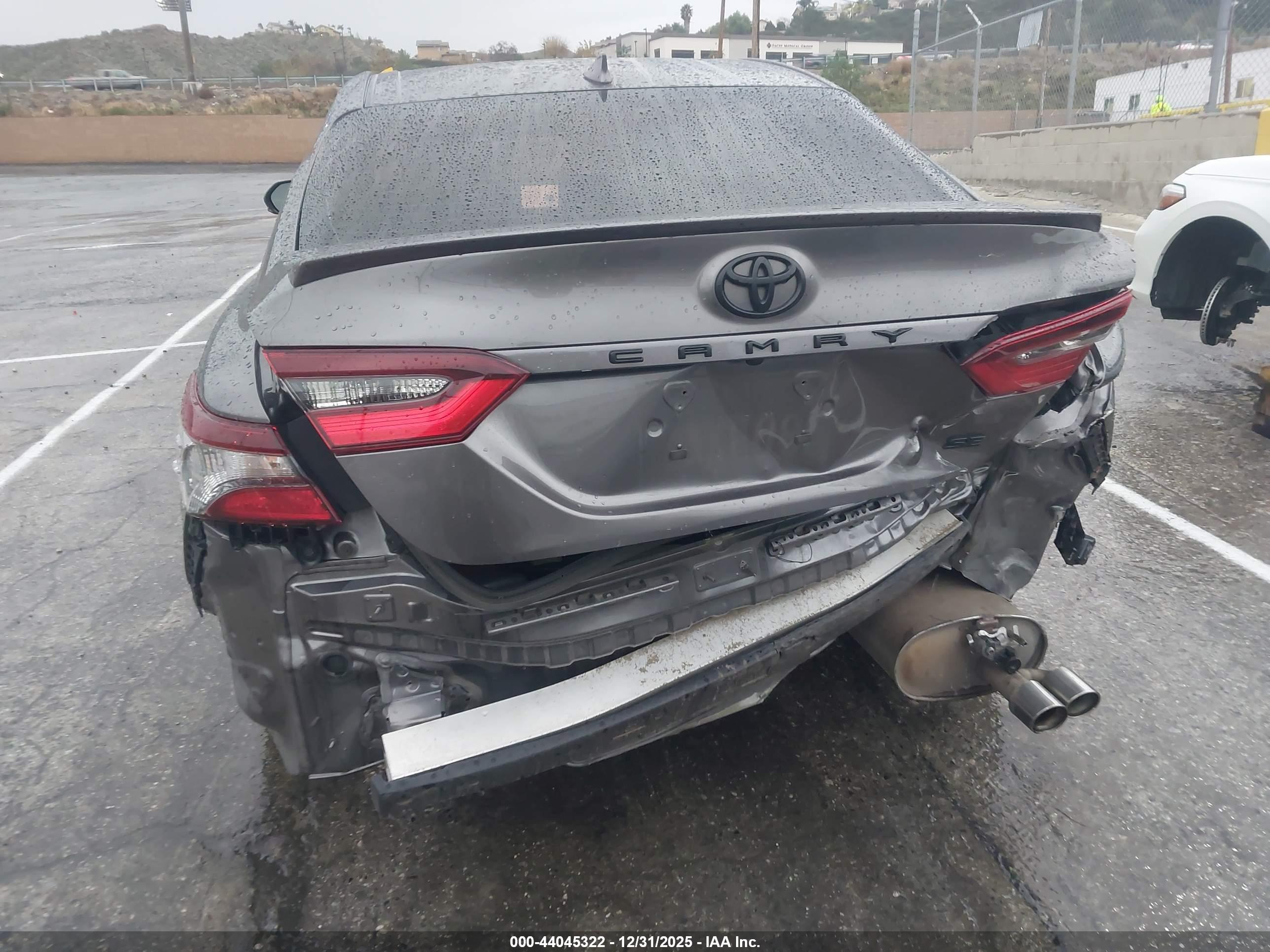 TOYOTA CAMRY image 6
