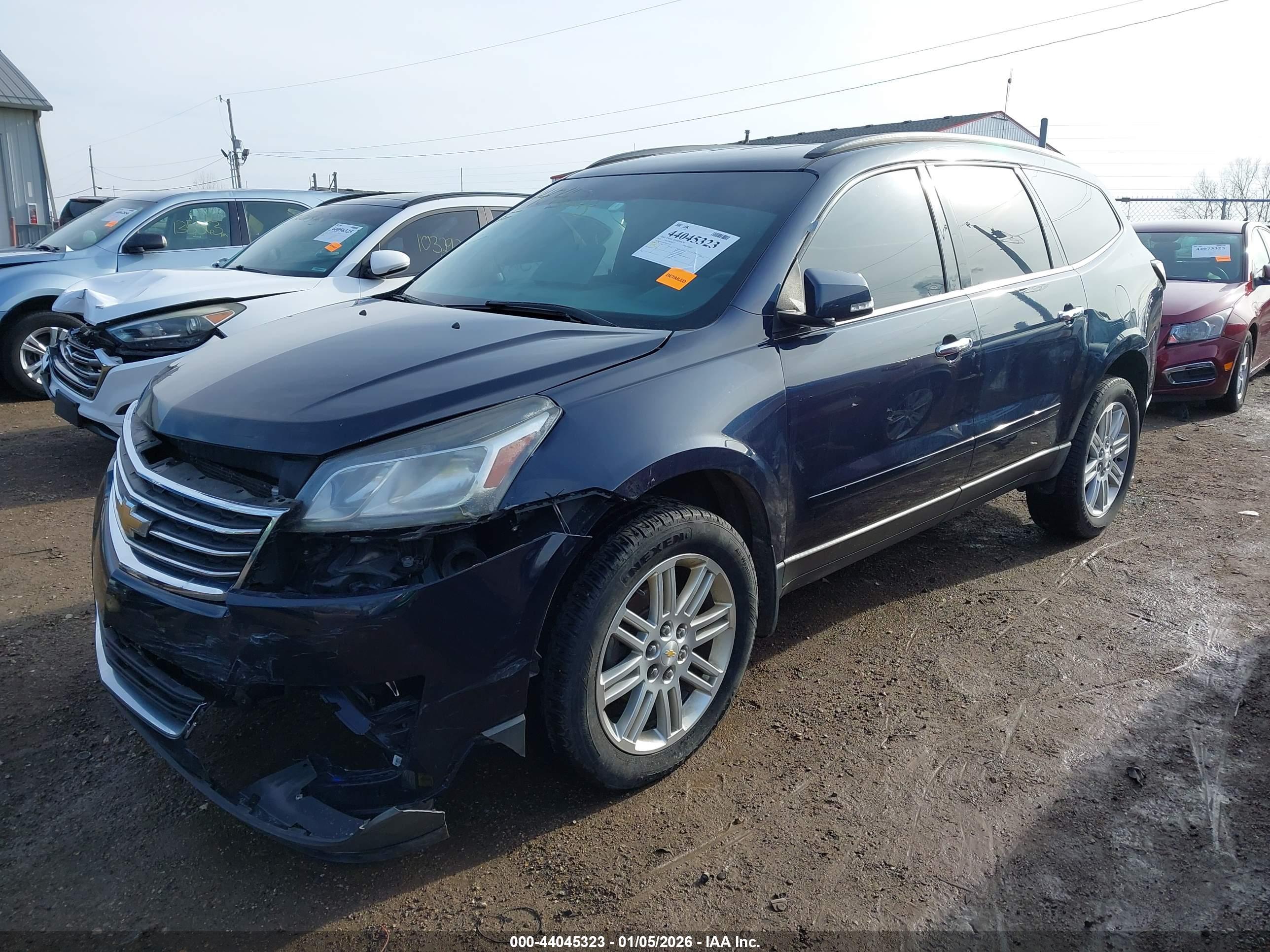 CHEVROLET TRAVERSE image 2